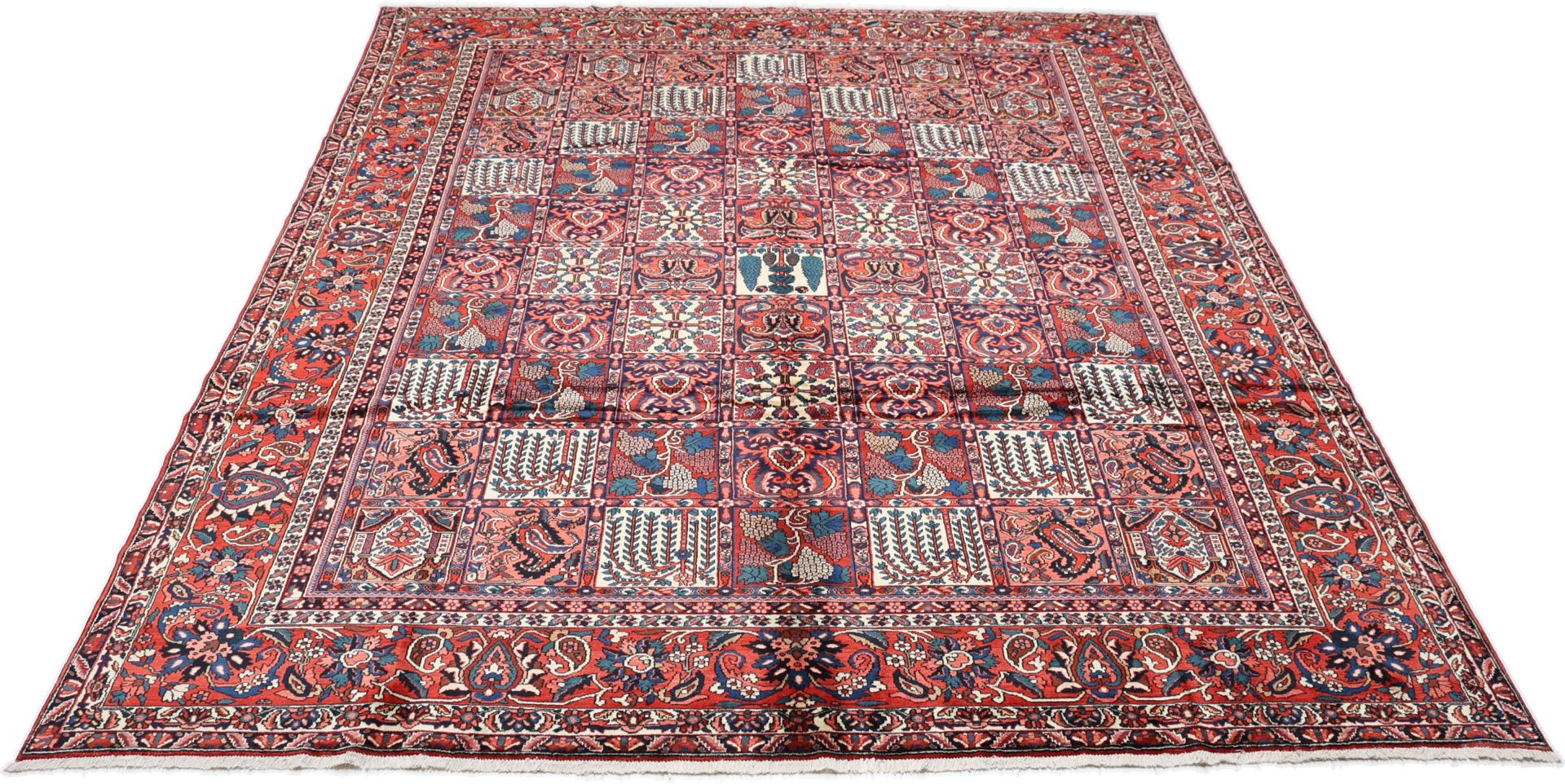 Bakhtiari Perserteppich 305 × 384 cm aus Wolle, handgeknüpft