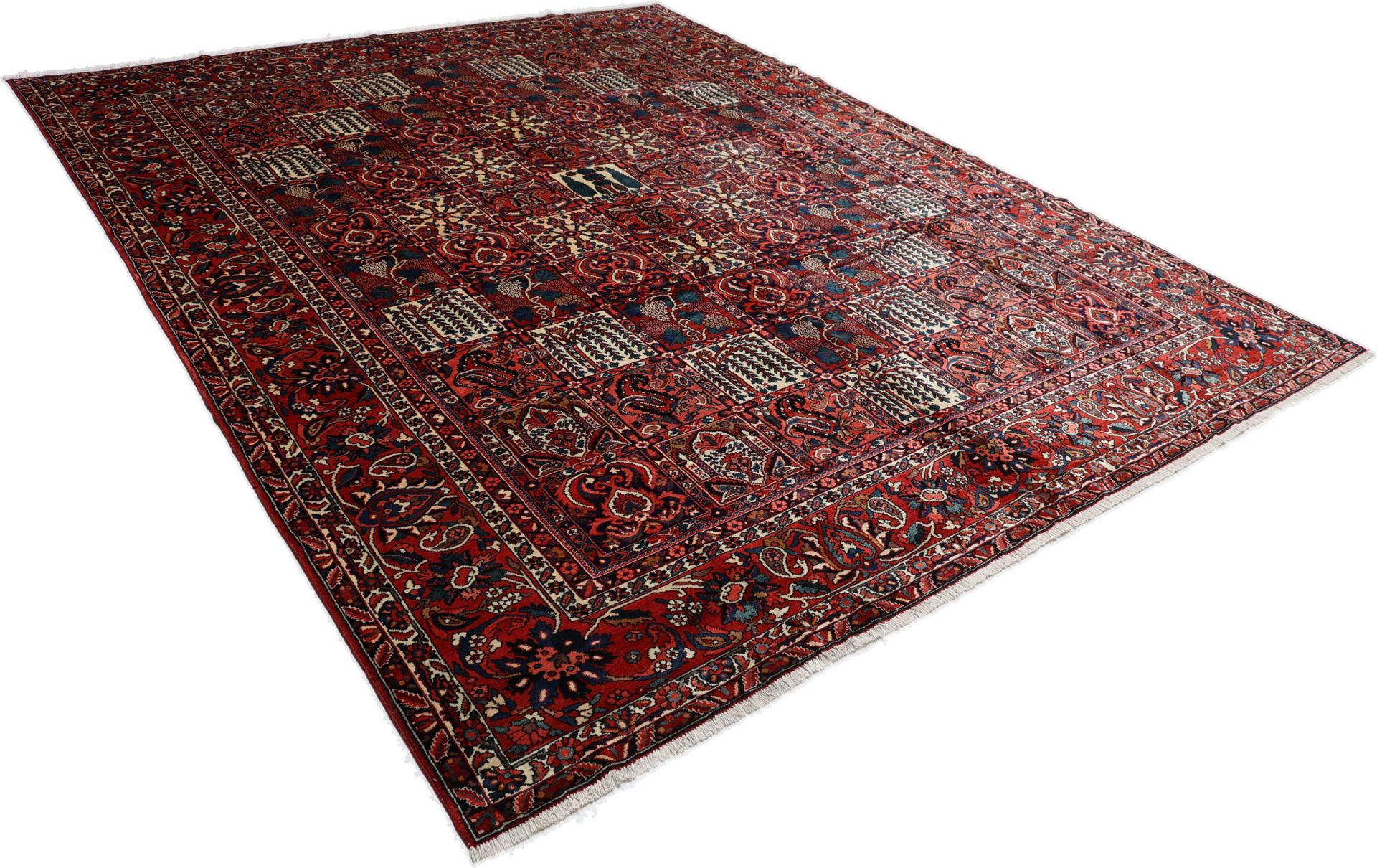 Bakhtiari Perserteppich 305 × 384 cm aus Wolle, handgeknüpft