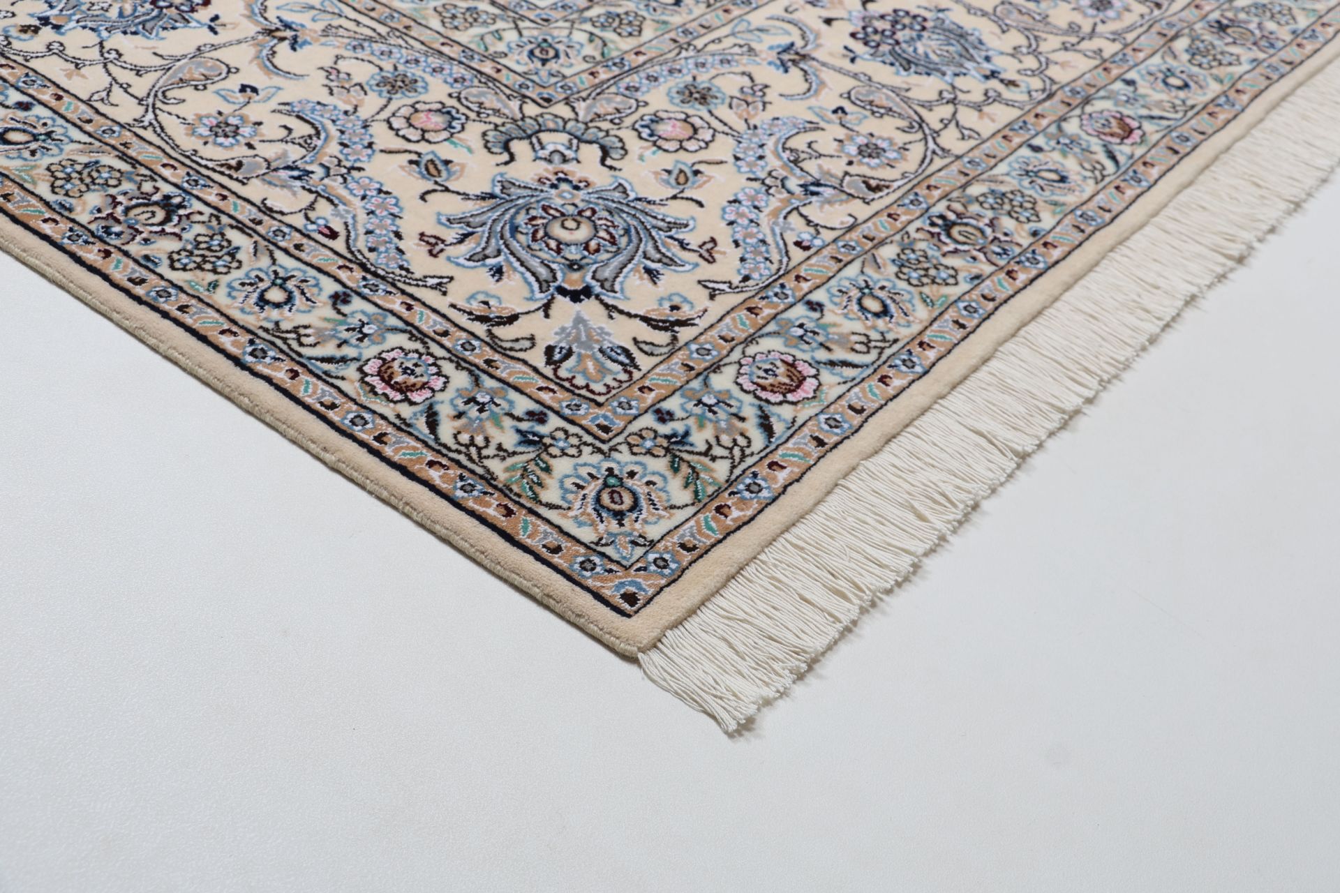 Nain Perserteppich 305 × 415 cm aus Wolle & Seide, handgeknüpft