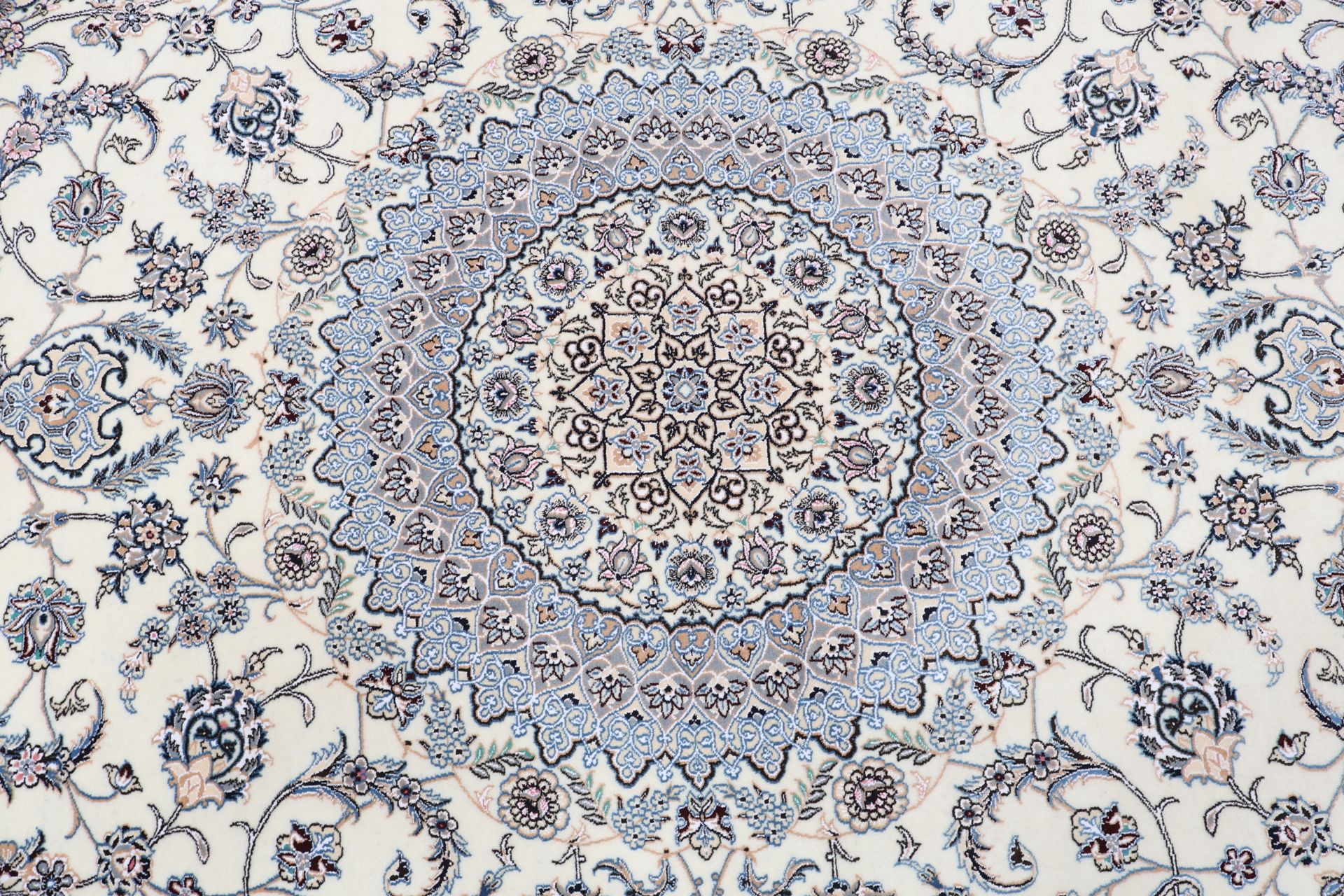 Nain Perserteppich 305 × 415 cm aus Wolle & Seide, handgeknüpft