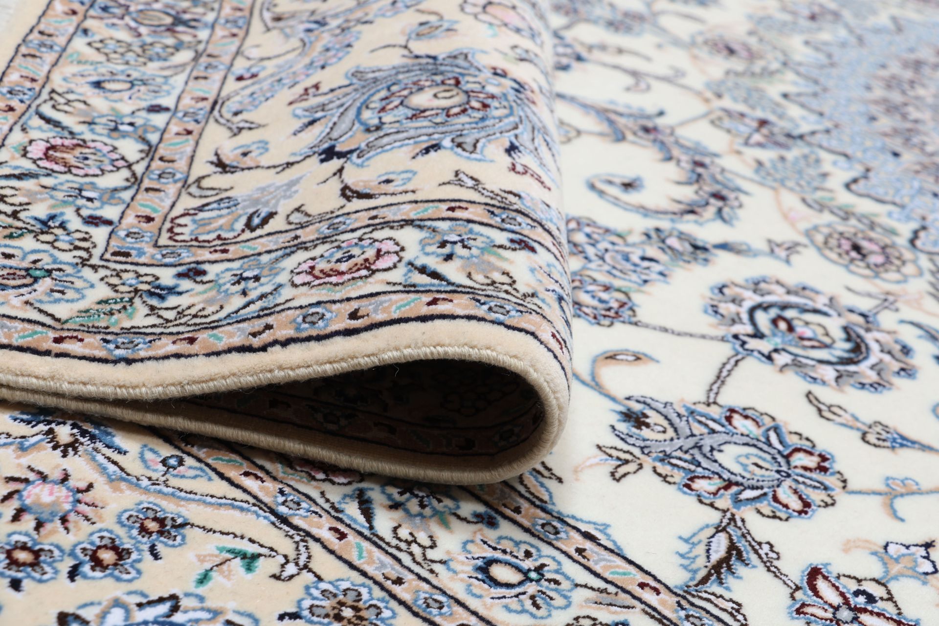 Nain Perserteppich 305 × 415 cm aus Wolle & Seide, handgeknüpft