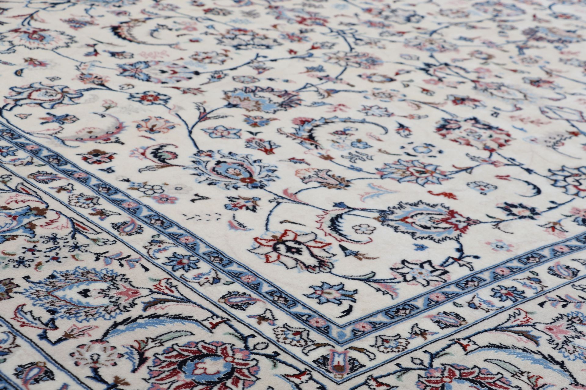 Nain Perserteppich aus Iran, 296 × 392 cm