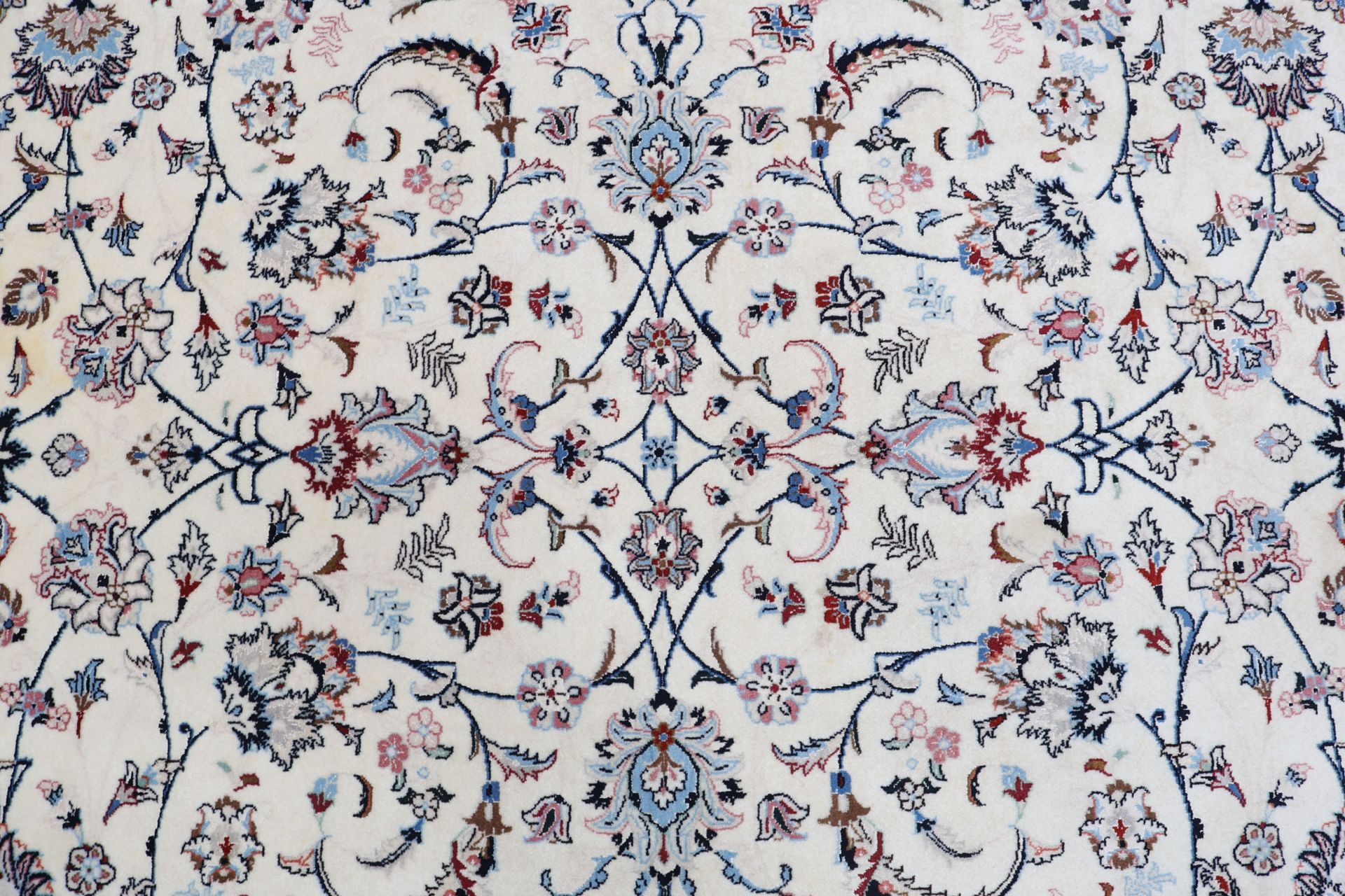 Nain Perserteppich aus Iran, 296 × 392 cm