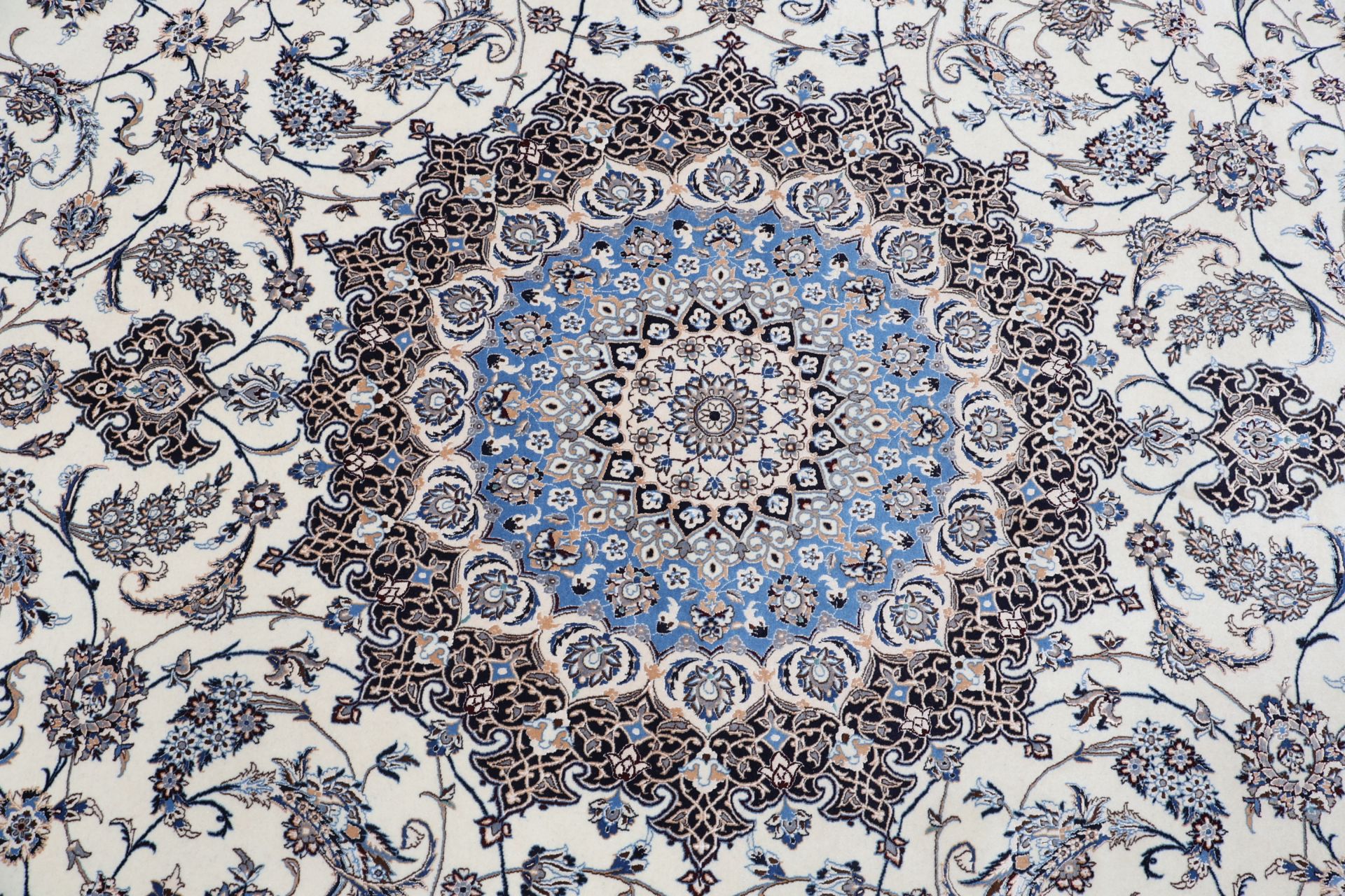 Handgeknüpfter Nain Perserteppich 312 × 425 cm