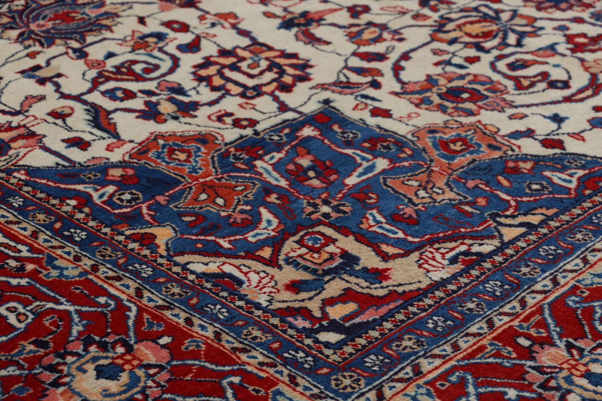 Sarough Perserteppich 275 × 380 cm aus Wolle, handgeknüpft