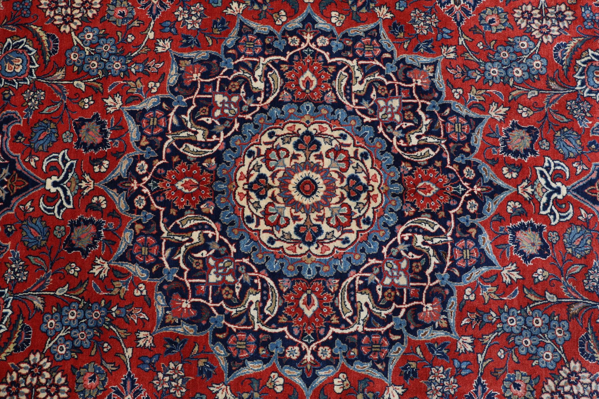 Antiker Kashan Perserteppich aus Iran, 325 × 420 cm