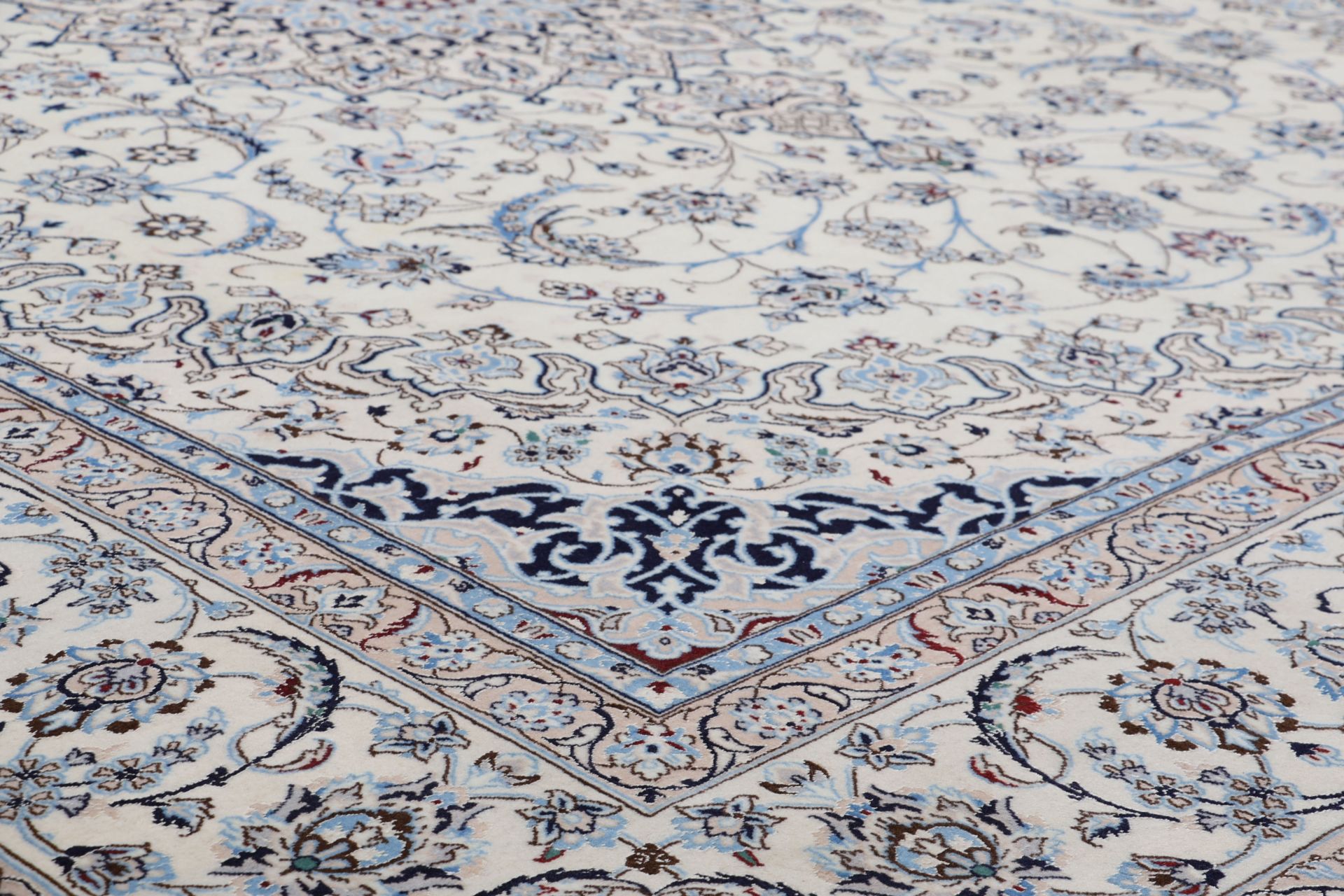perserteppich-nain-315-x-398-cm-schurwolle-seide-handgeknupft-3 Handgeknüpfter Nain Perserteppich 315 × 398 cm