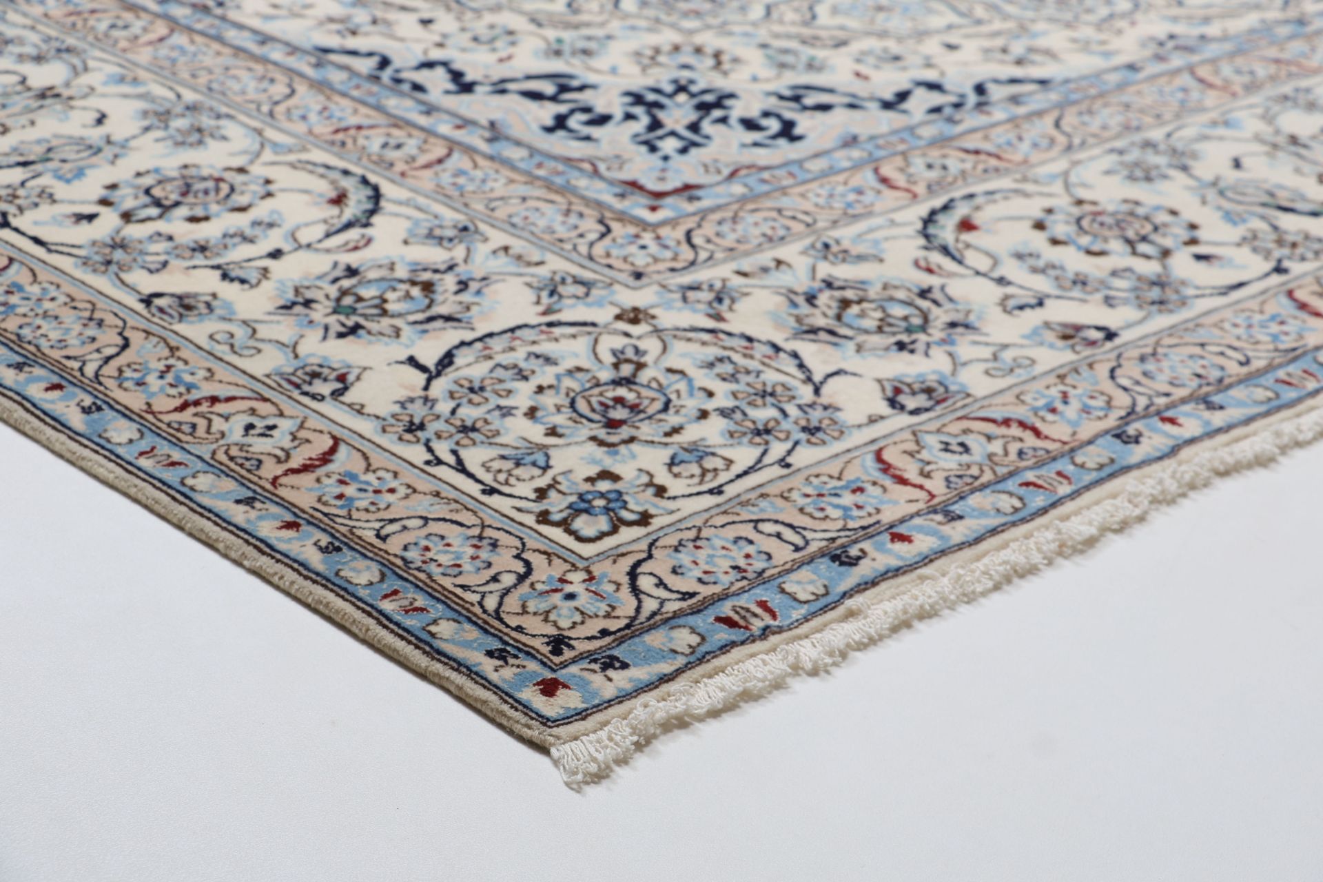 perserteppich-nain-315-x-398-cm-schurwolle-seide-handgeknupft-4 Handgeknüpfter Nain Perserteppich 315 × 398 cm