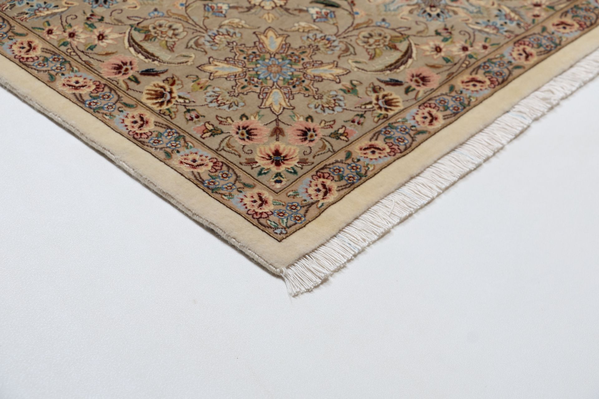 perserteppich-isfahan-290-x-385-cm-schurwolle-seide-handgeknupft-4 Isfahan Perserteppich 290 × 385 cm aus Wolle & Seide, handgeknüpft