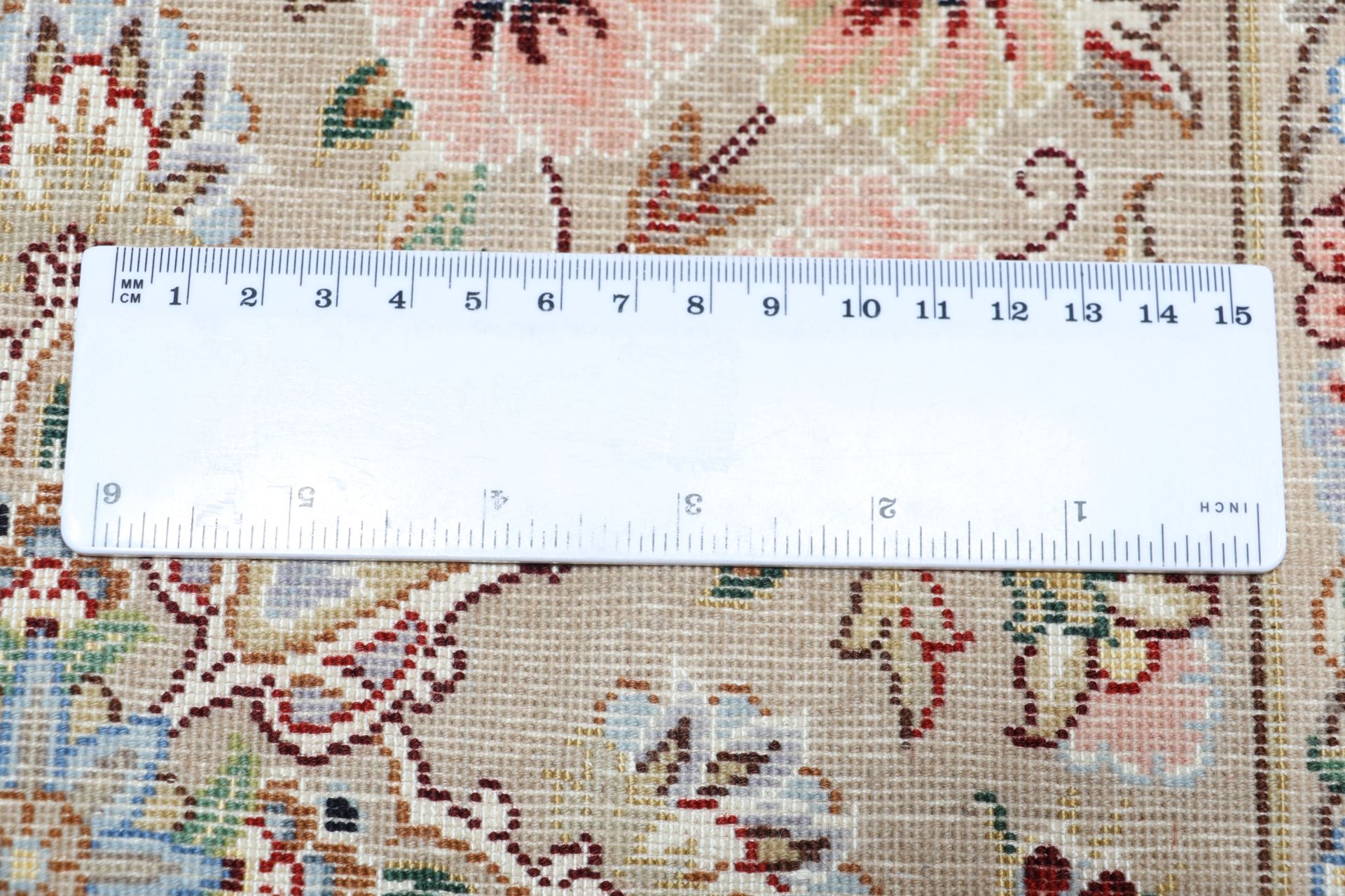 perserteppich-isfahan-290-x-385-cm-schurwolle-seide-handgeknupft-8 Isfahan Perserteppich 290 × 385 cm aus Wolle & Seide, handgeknüpft