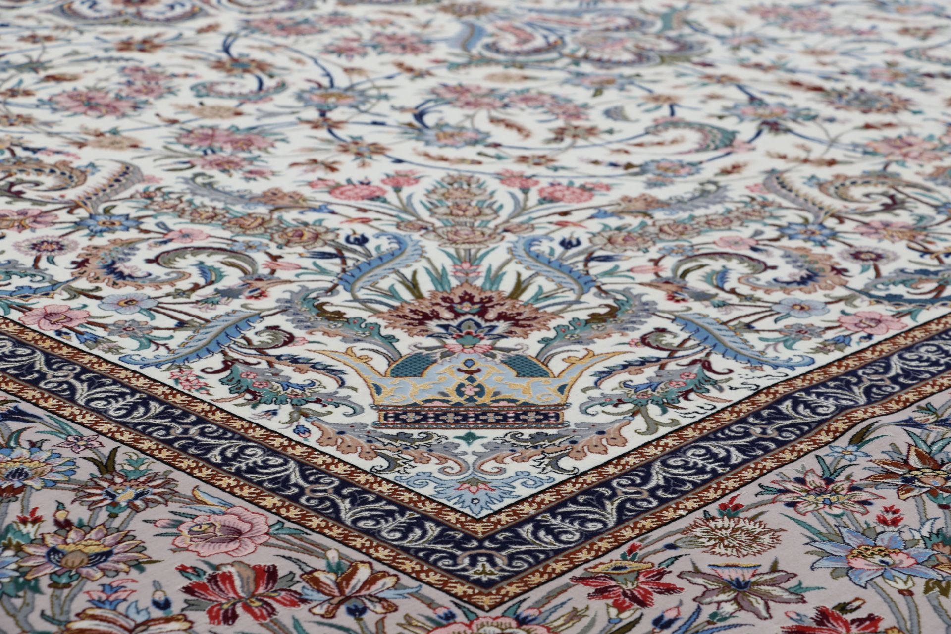 perserteppich-isfahan-300-x-415-cm-schurwolle-seide-handgeknupft-3 Handgeknüpfter Isfahan Perserteppich, 300 × 415 cm, Wolle & Seide
