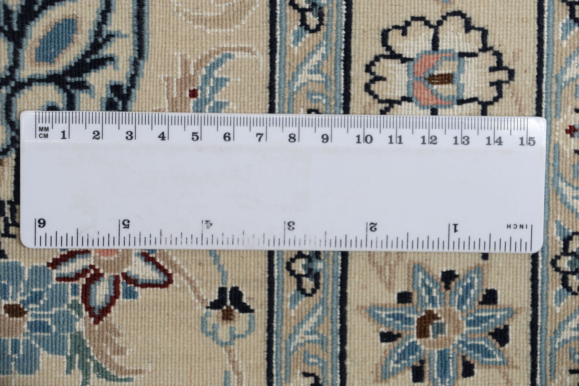 perserteppich-nain-300-x-410-cm-schurwolle-seide-handgeknupft-19 Nain Perserteppich 300 × 410 cm aus Wolle & Seide, handgeknüpft