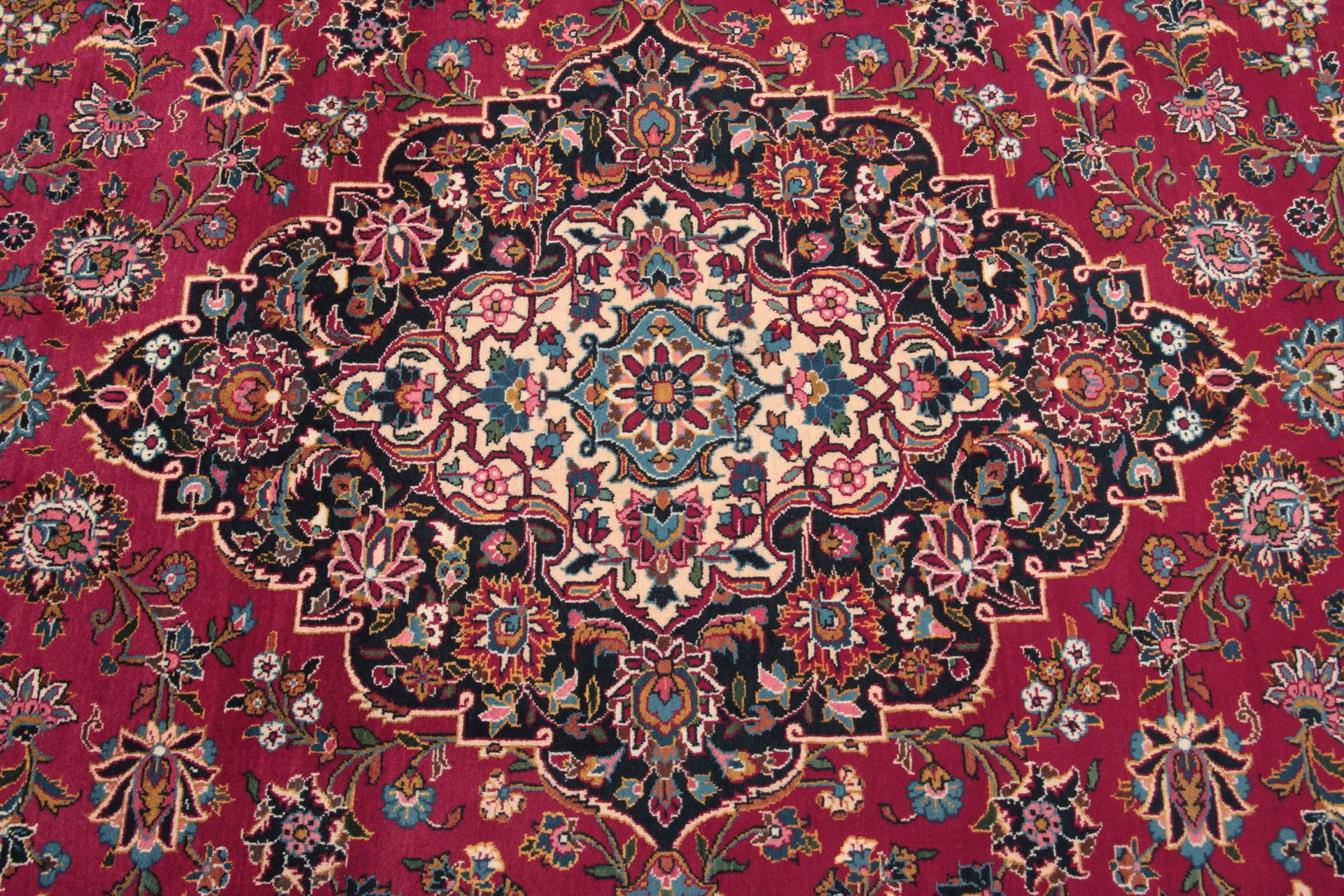 Kashan Perserteppich aus Iran, 284 × 390 cm