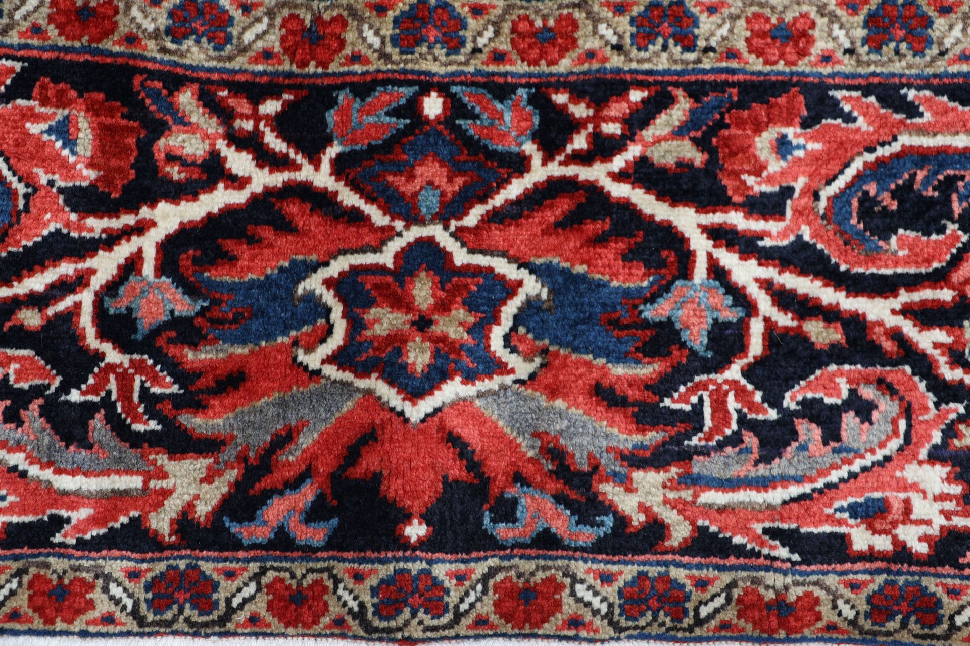 Handgeknüpfter Heriz Perserteppich, 285 × 390 cm, Wolle
