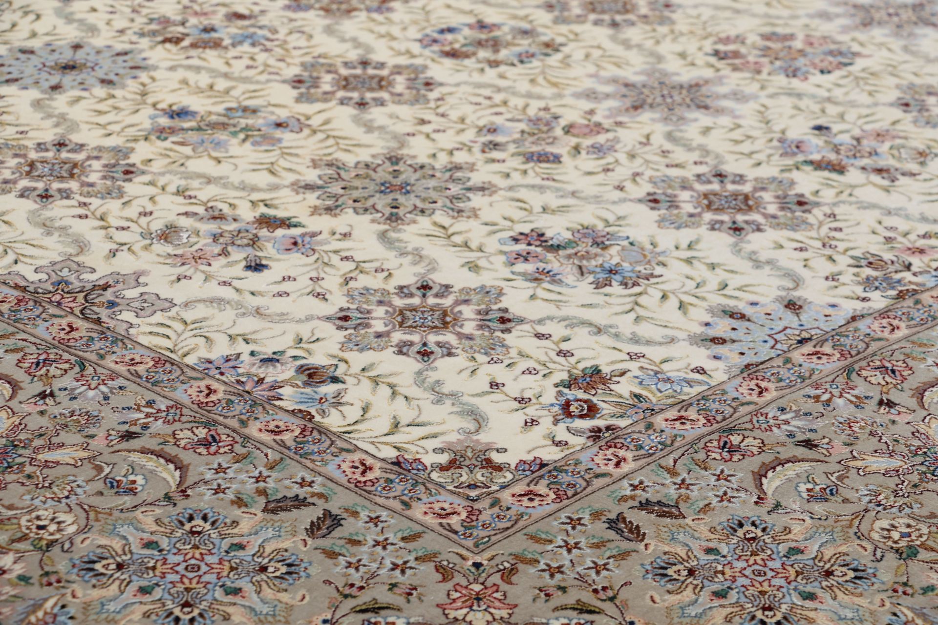 Handgeknüpfter Isfahan Perserteppich, 289 × 386 cm, Wolle & Seide