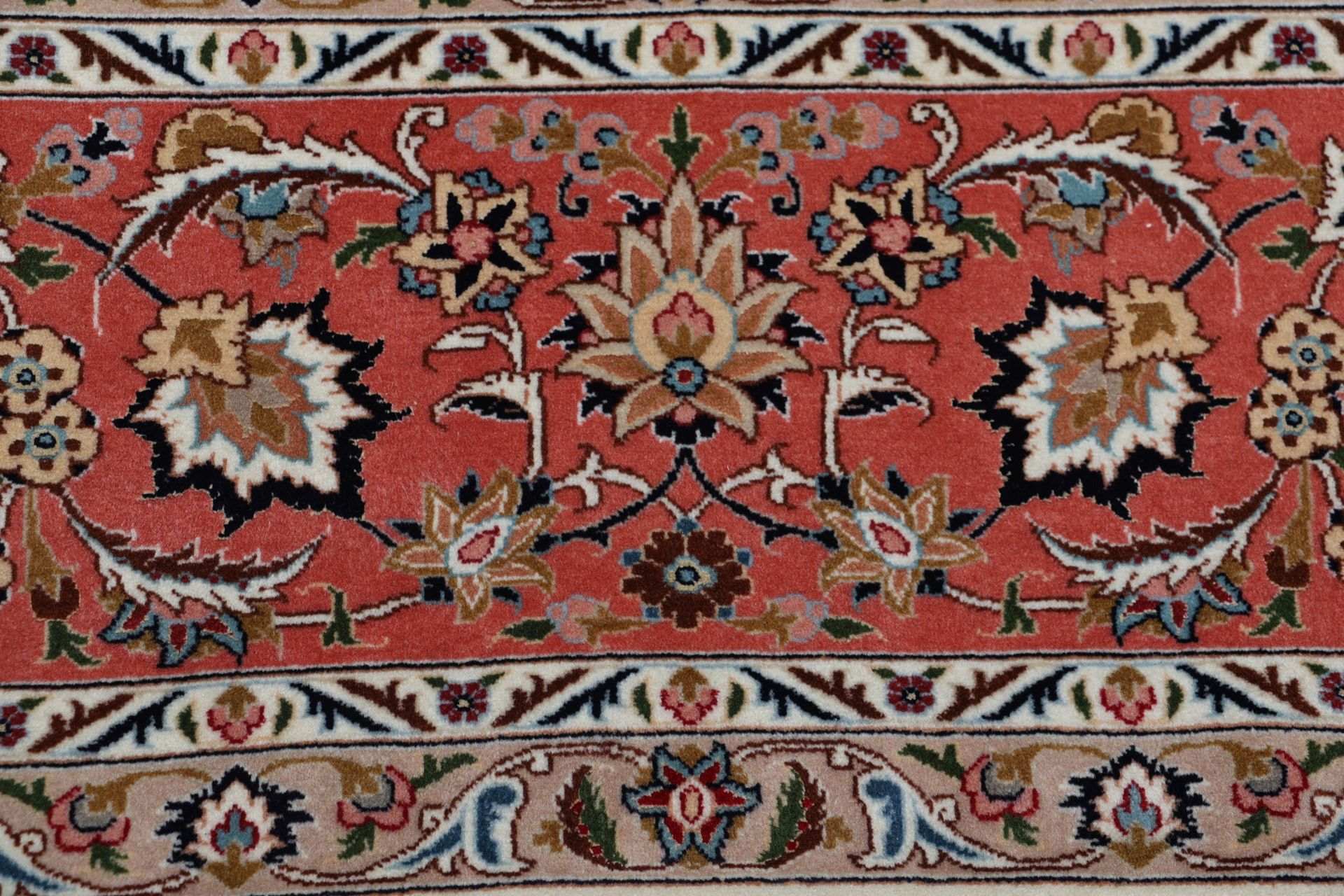 perserteppich-tabriz-300-x-380-cm-schurwolle-seide-handgeknupft-5 Täbriz Perserteppich 300 × 380 cm aus Wolle & Seide, handgeknüpft