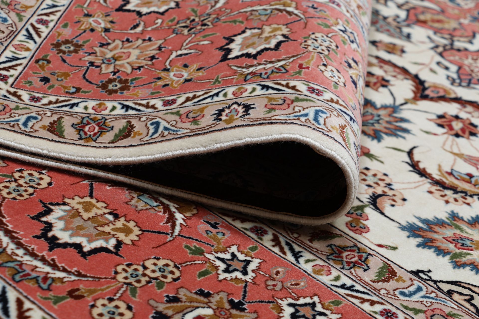 perserteppich-tabriz-300-x-380-cm-schurwolle-seide-handgeknupft-7 Täbriz Perserteppich 300 × 380 cm aus Wolle & Seide, handgeknüpft