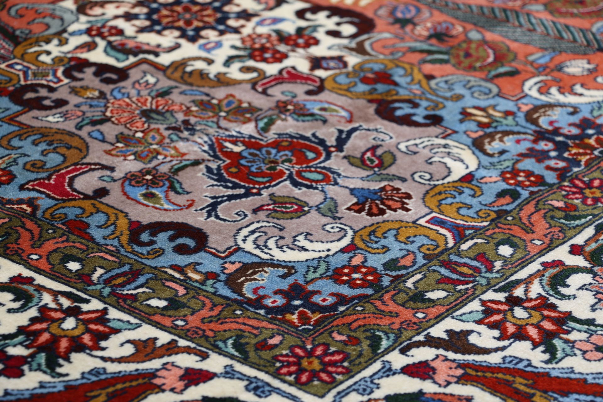 Bakhtiari Perserteppich 305 × 415 cm aus Wolle, handgeknüpft