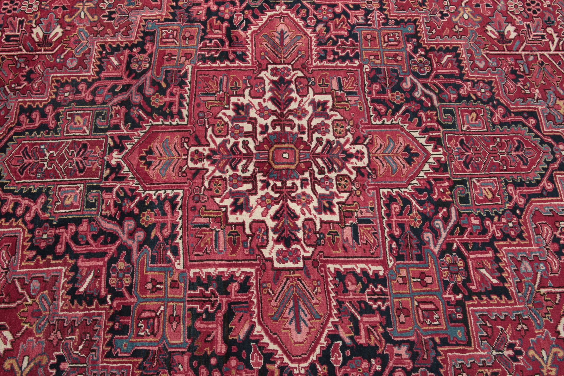 Heriz Perserteppich 309 × 410 cm aus Wolle, handgeknüpft