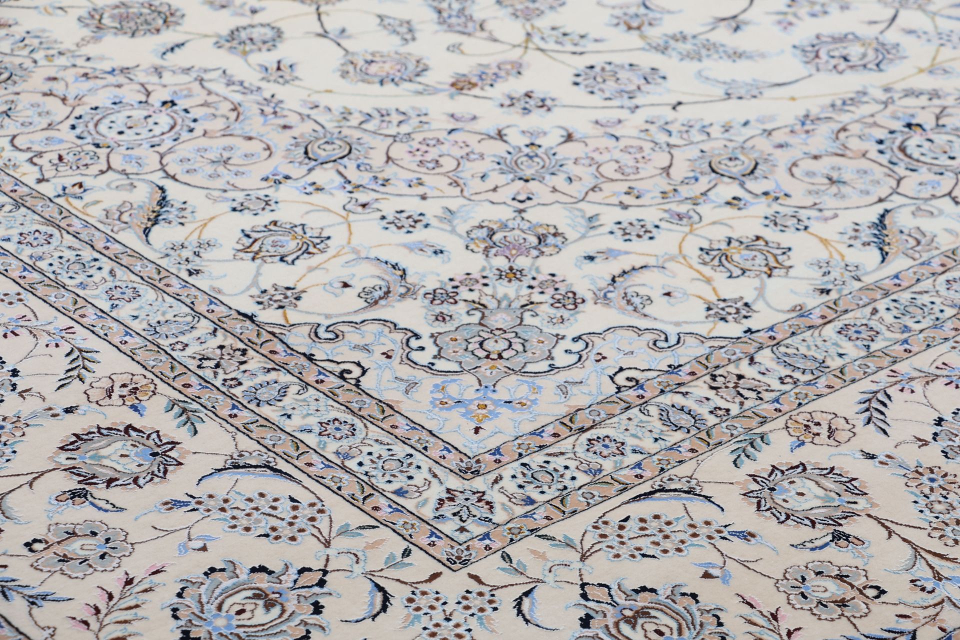 Nain Perserteppich aus Iran, 313 × 407 cm
