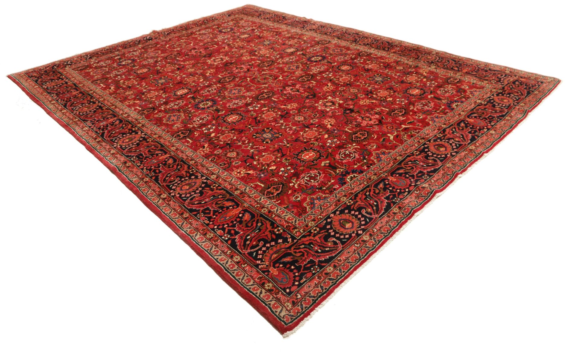 Isfahan Perserteppich aus Iran, 323 × 408 cm