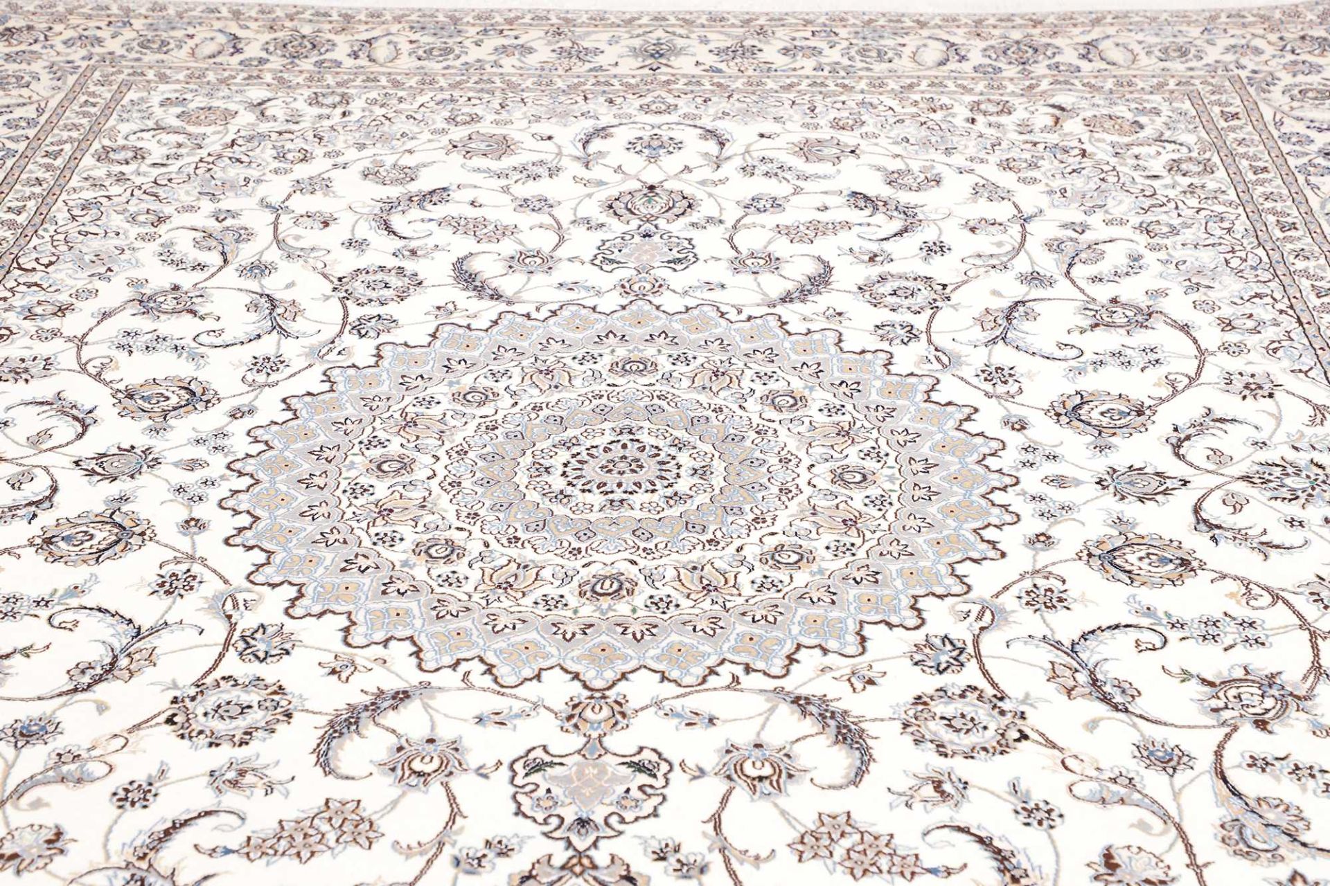 Nain Perserteppich 295 × 405 cm aus Wolle, handgeknüpft