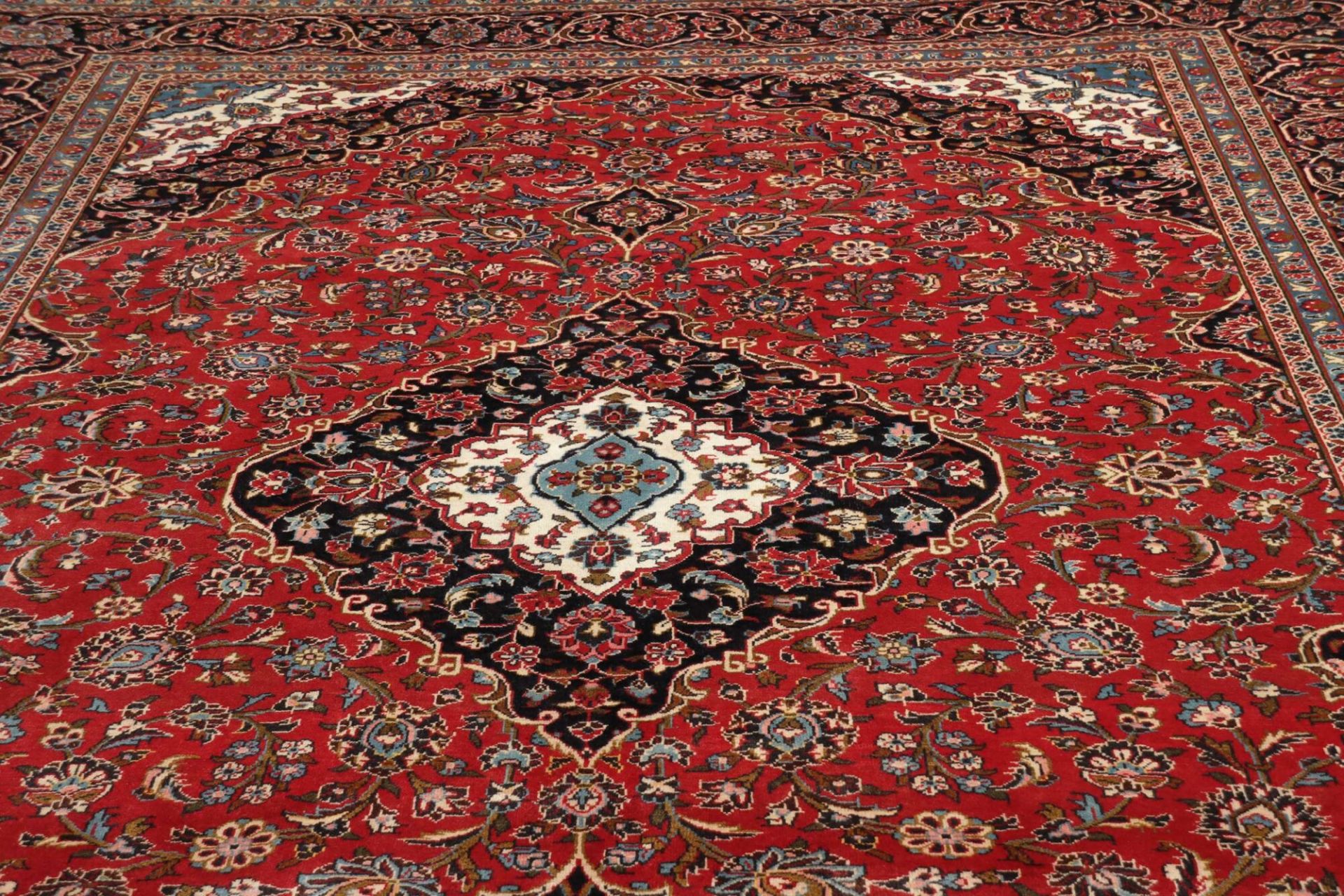 Kashan Perserteppich aus Iran, 294 × 392 cm