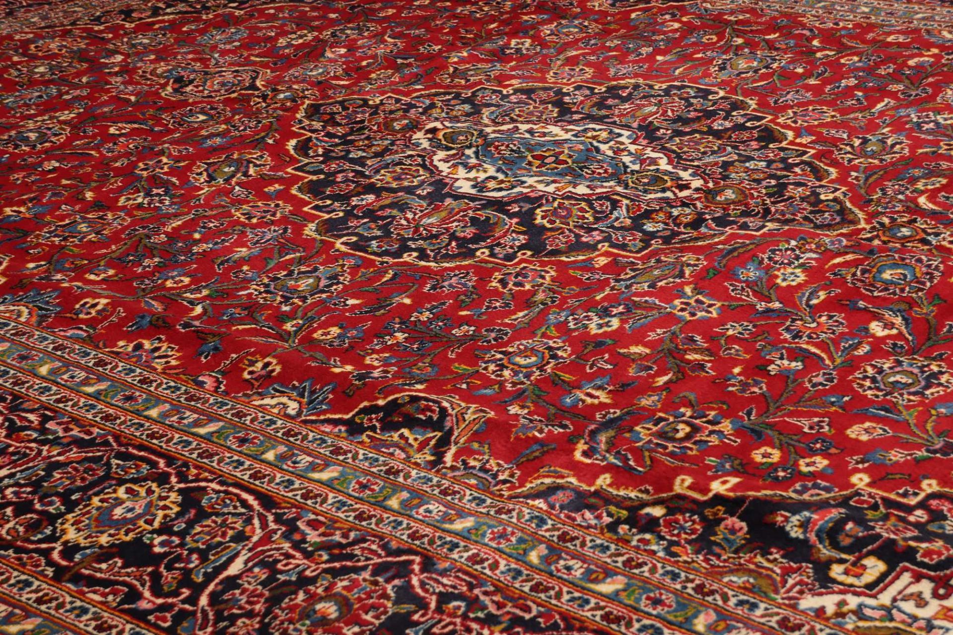 Kashan Perserteppich 311 × 399 cm aus Wolle, handgeknüpft
