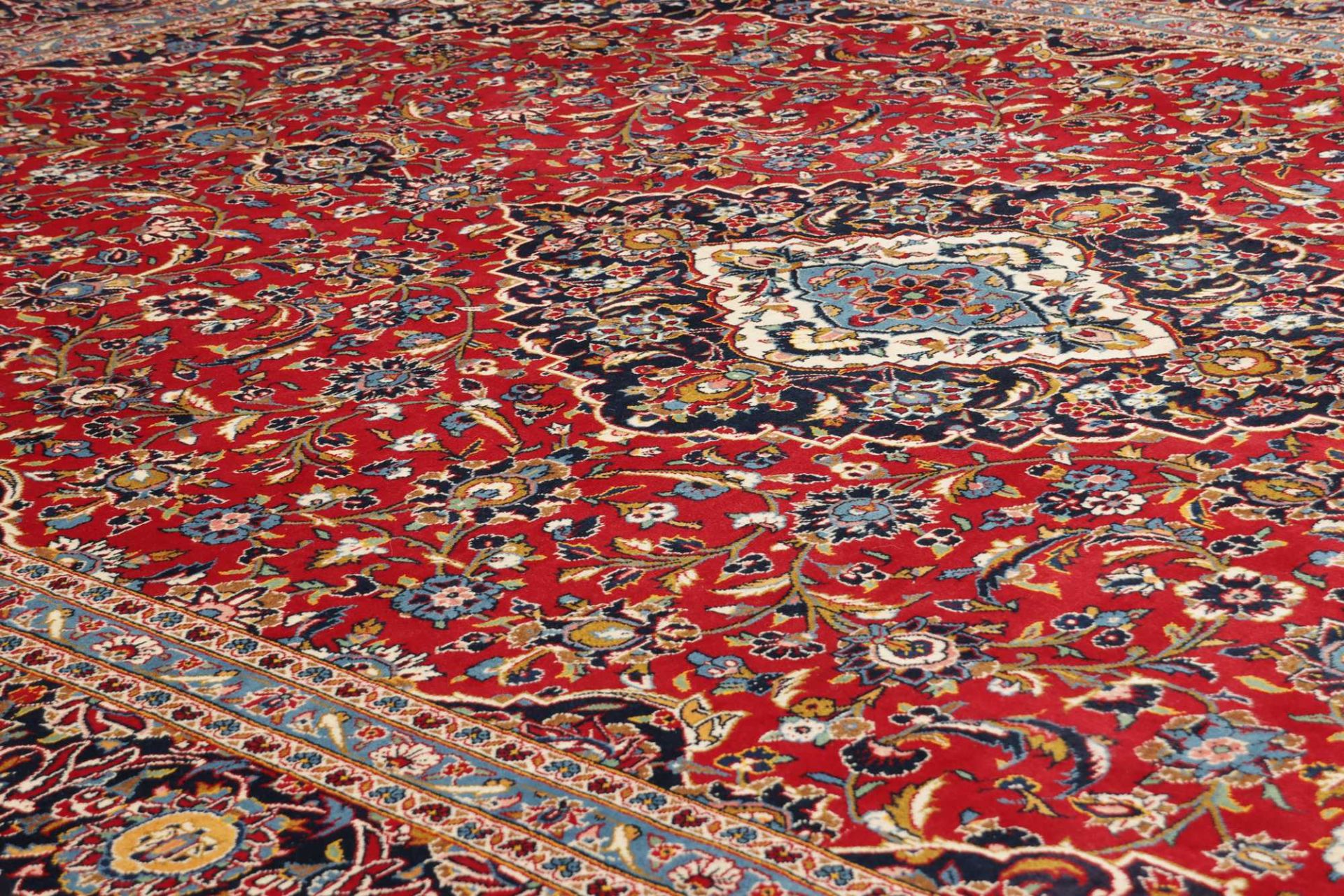 Kashan Perserteppich 301 × 422 cm aus Wolle, handgeknüpft