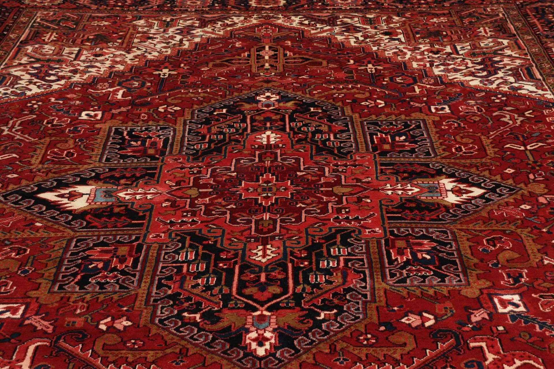 persischer-teppich-heriz-301-x-399-cm-schurwolle-handgeknupft-7 Heriz Perserteppich 301 × 399 cm aus Wolle, handgeknüpft