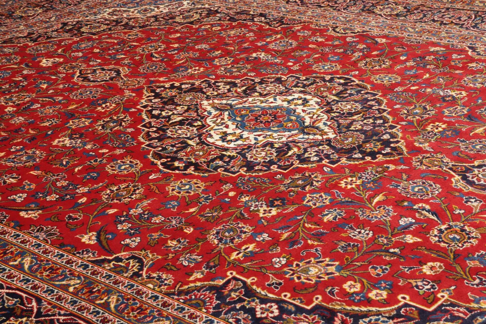 Kashan Perserteppich aus Iran, 298 × 394 cm