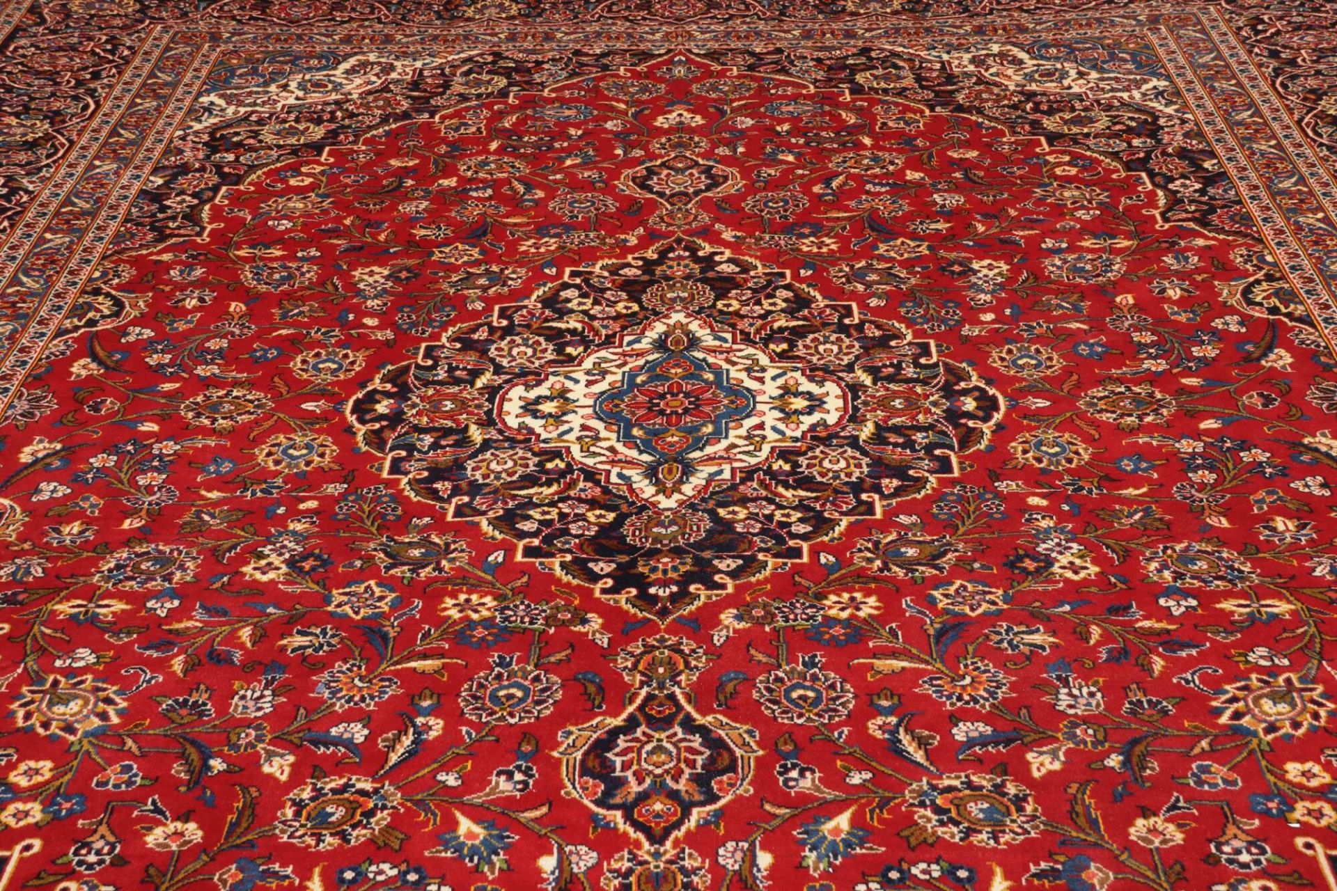 Kashan Perserteppich aus Iran, 298 × 394 cm
