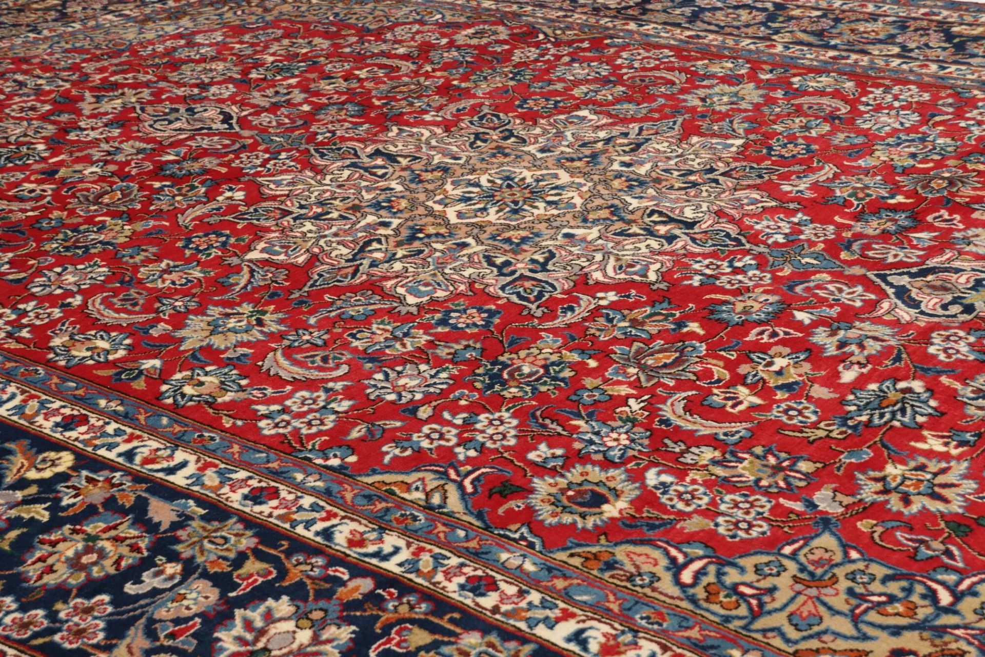 Handgeknüpfter Perserteppich 293 × 402 cm