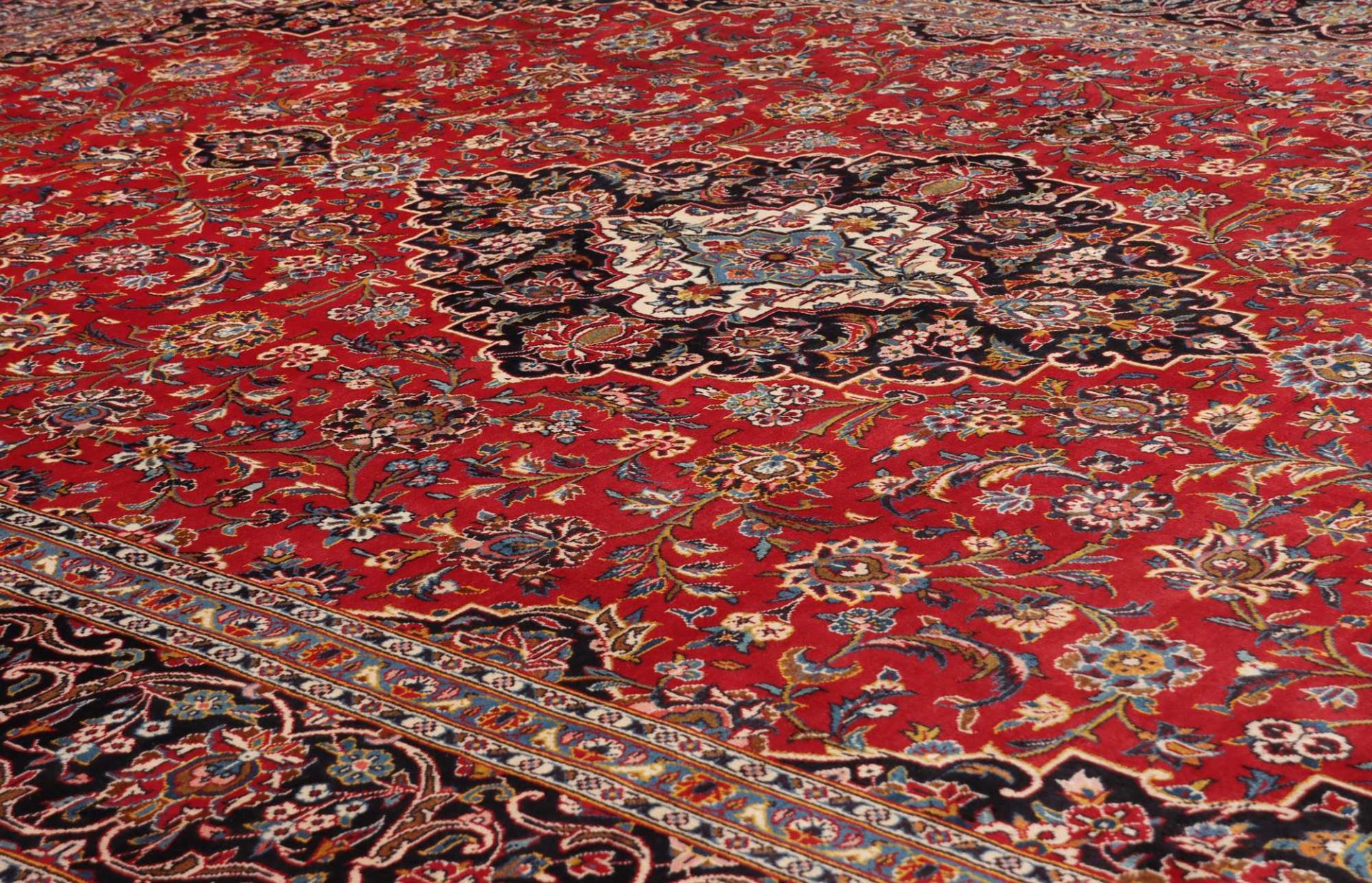 Kashan Perserteppich aus Iran, 298 × 426 cm