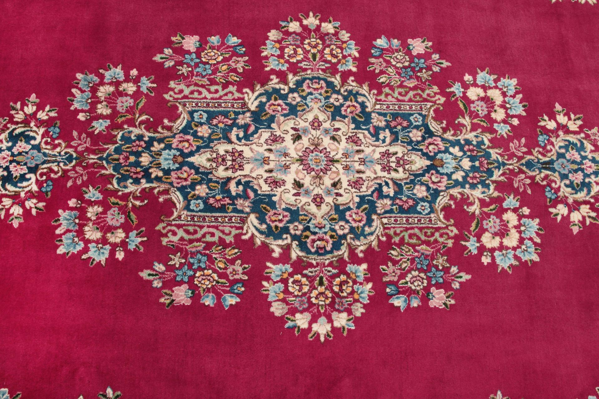 perserteppich-kirman-328-x-563-cm-schurwolle-handgeknupft-2 Kerman Perserteppich aus Iran, 328 × 563 cm