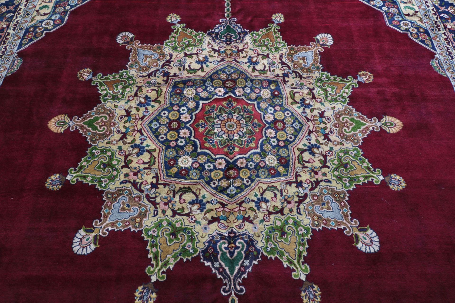 Handgeknüpfter Täbriz Perserteppich 328 × 440 cm