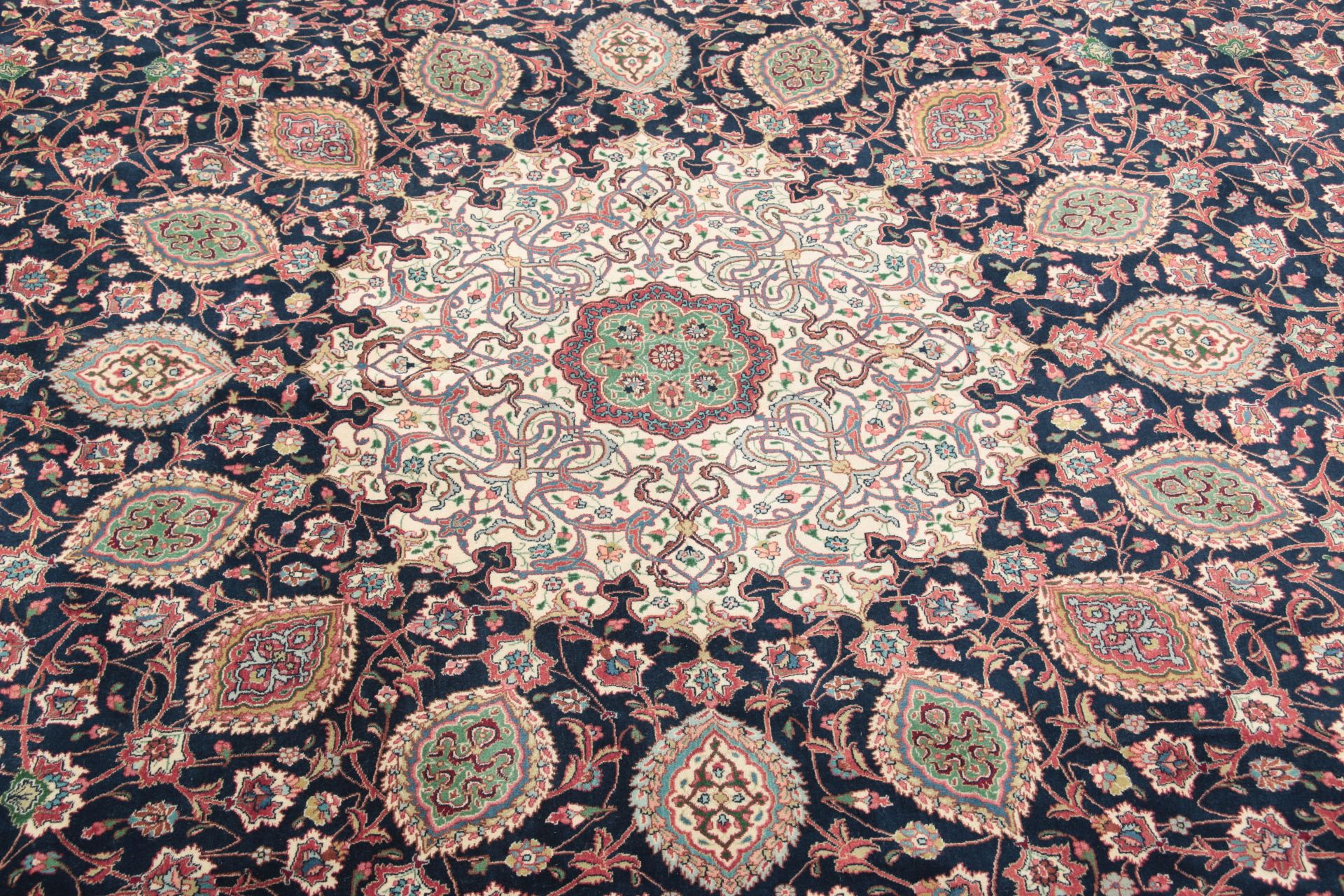 Täbriz Perserteppich 330 × 485 cm aus Wolle & Seide, handgeknüpft