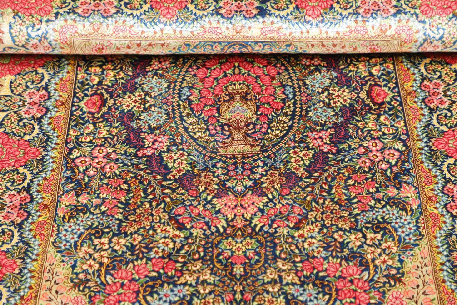 perserteppich-ghom-82-x-119-cm-seide-handgeknupft-edel-9 Handgeknüpfter Ghom Perserteppich 82 × 119 cm