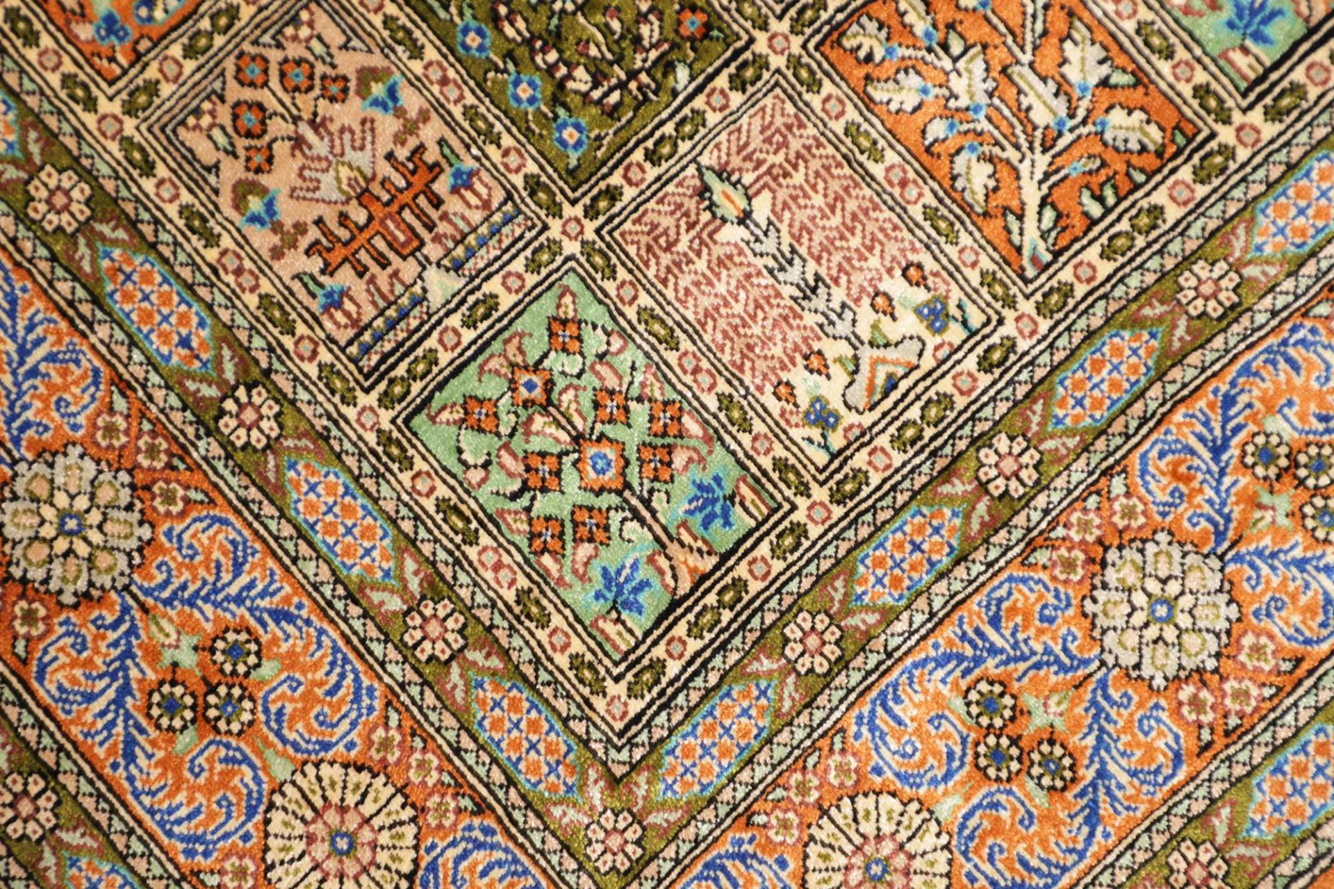 Handgeknüpfter Ghom Perserteppich, 78 × 121 cm, Seide