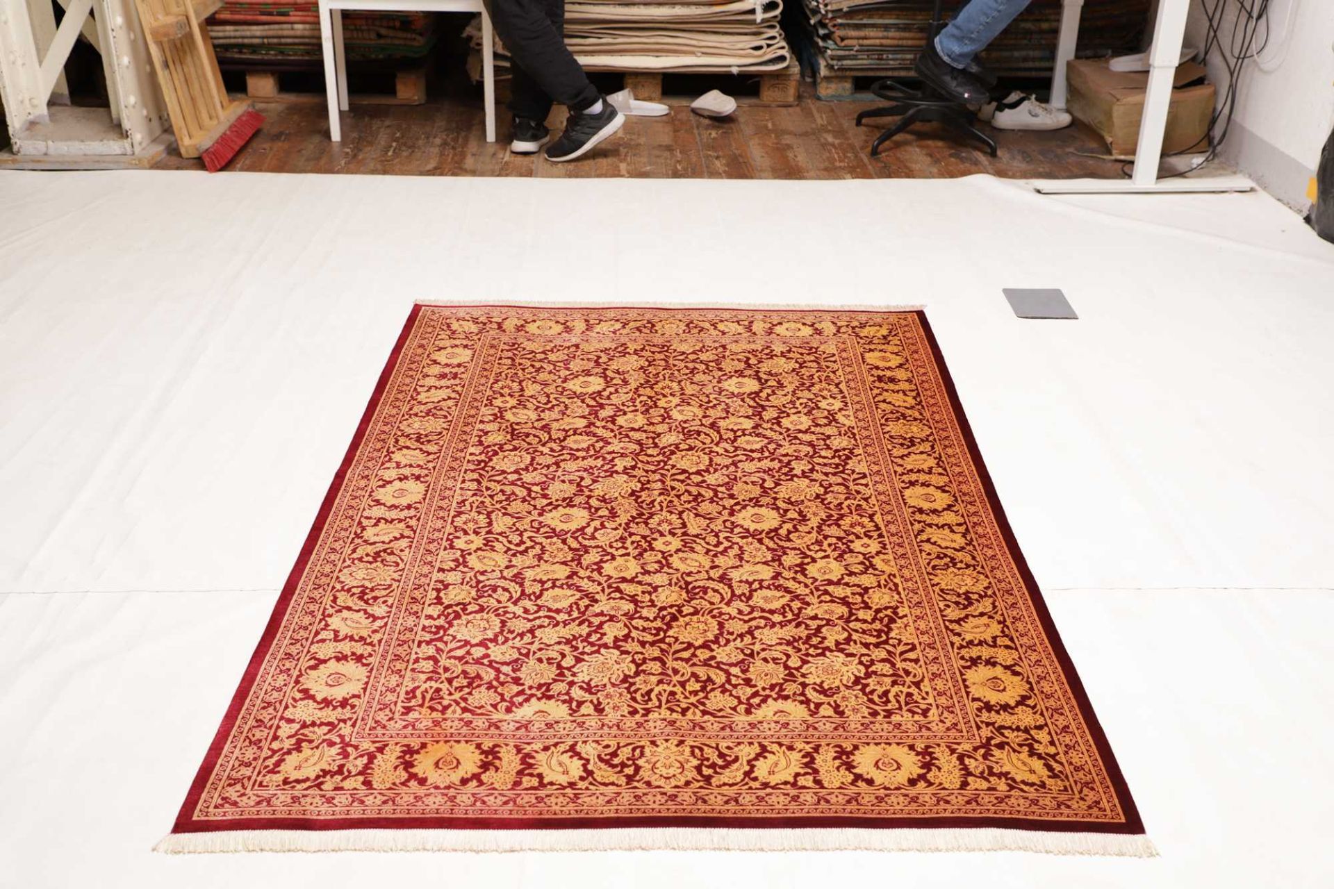 Handgeknüpfter Ghom Perserteppich, 130 × 193 cm, Seide