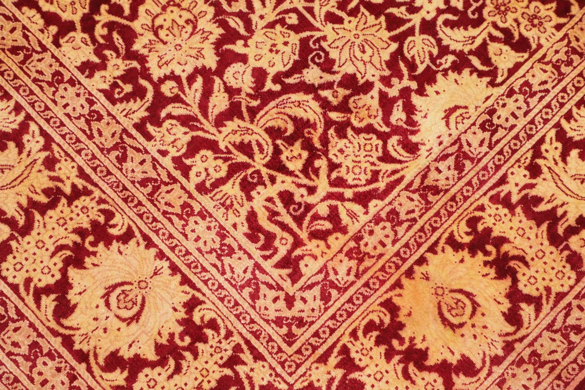Handgeknüpfter Ghom Perserteppich, 130 × 193 cm, Seide