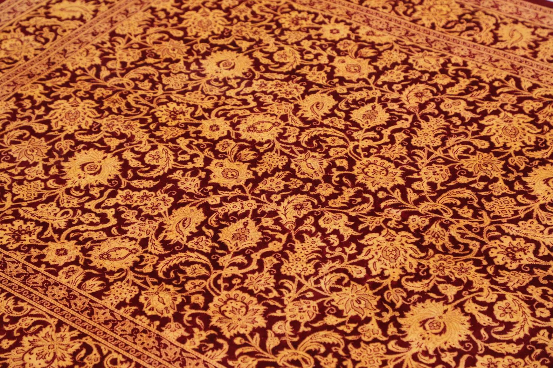 Handgeknüpfter Ghom Perserteppich, 130 × 193 cm, Seide