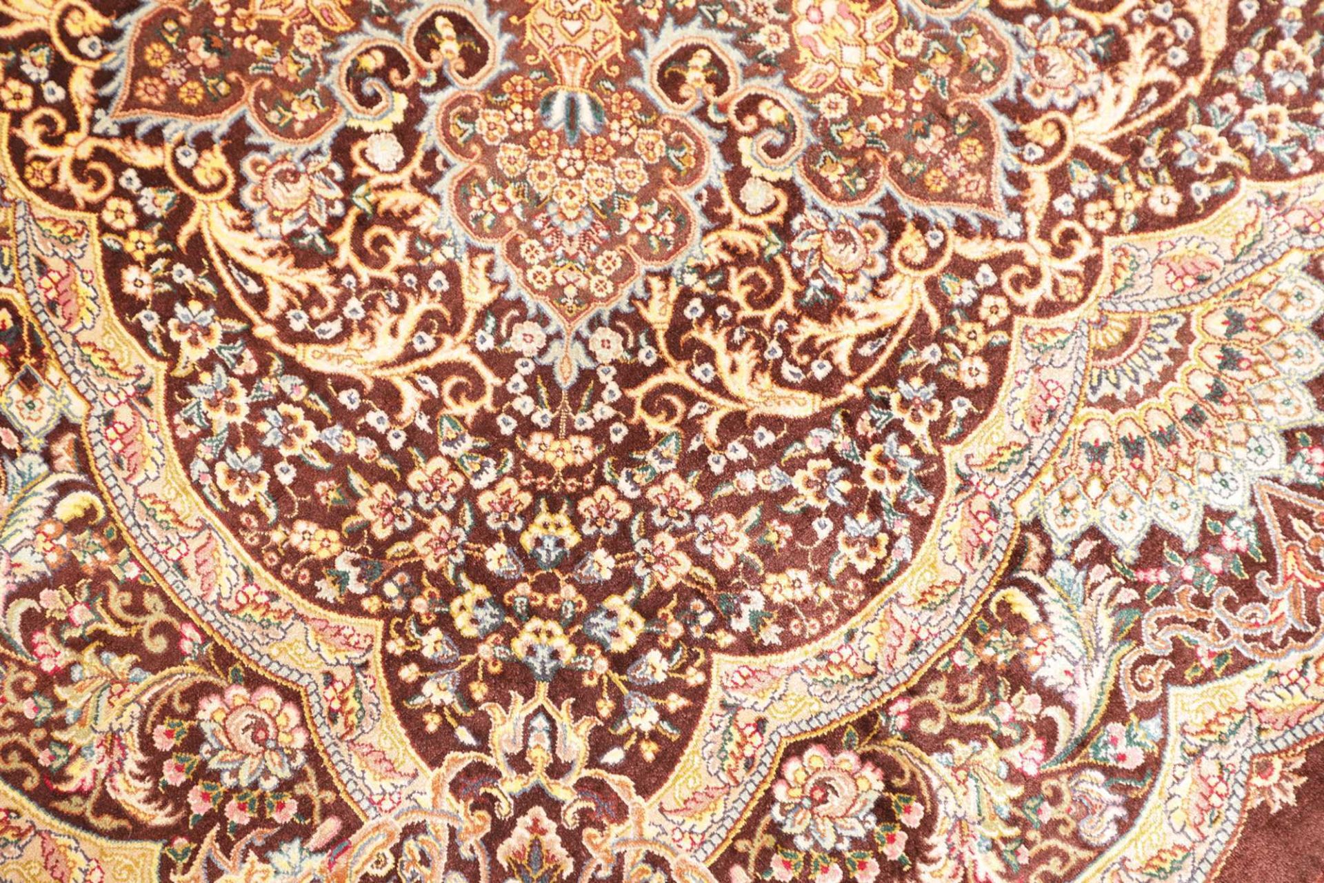 perserteppich-ghom-97-x-107-cm-seide-handgeknupft-edel-5 Ghom Perserteppich 97 × 107 cm aus Seide, handgeknüpft