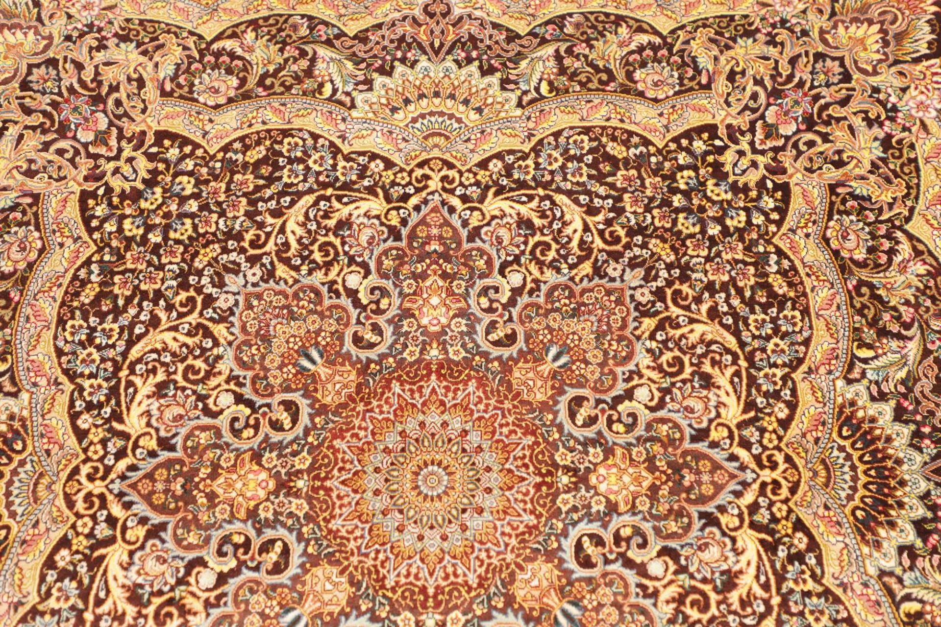 perserteppich-ghom-97-x-107-cm-seide-handgeknupft-edel-7 Ghom Perserteppich 97 × 107 cm aus Seide, handgeknüpft