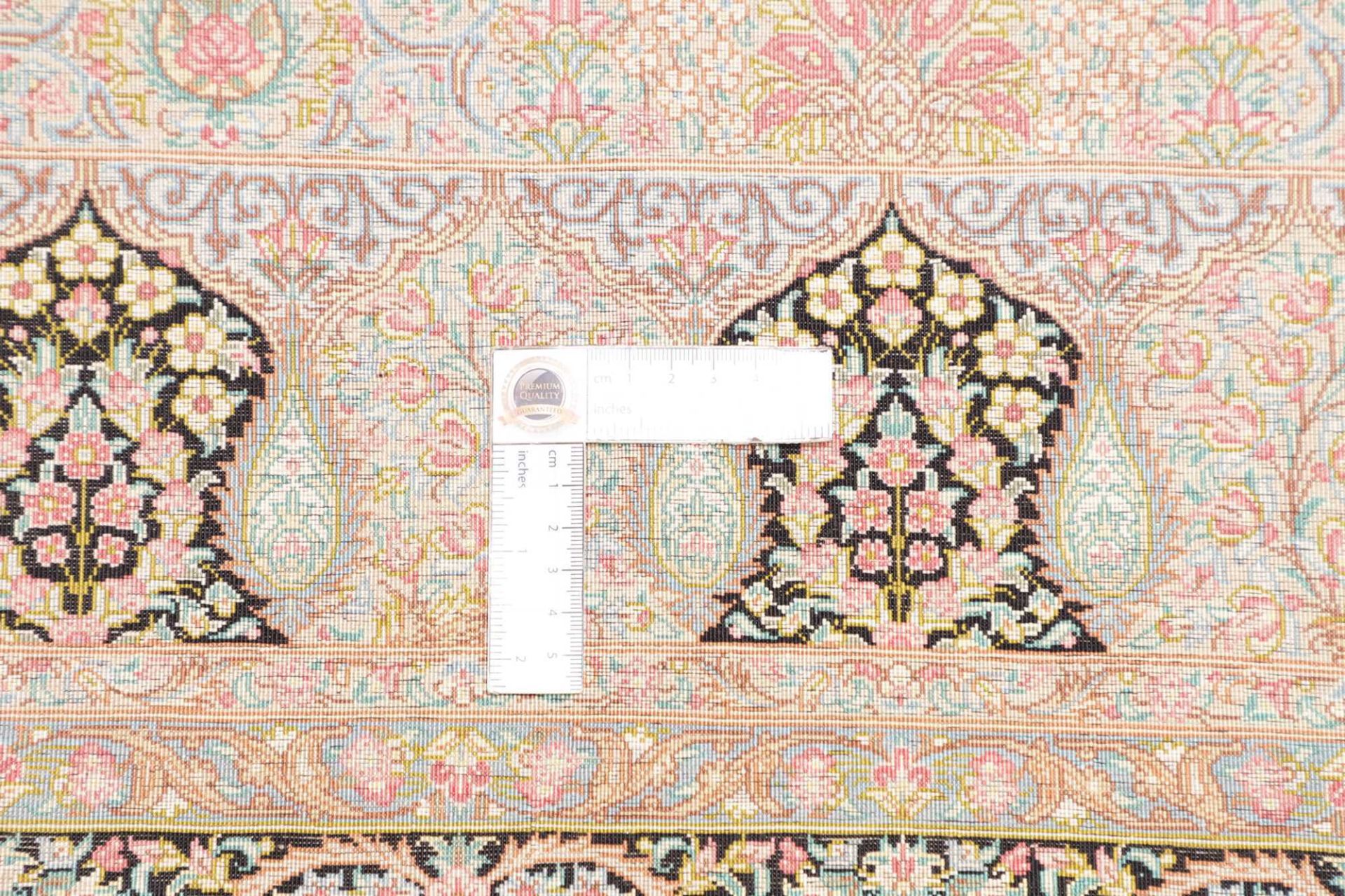Ghom Perserteppich 83 × 117 cm aus Seide, handgeknüpft