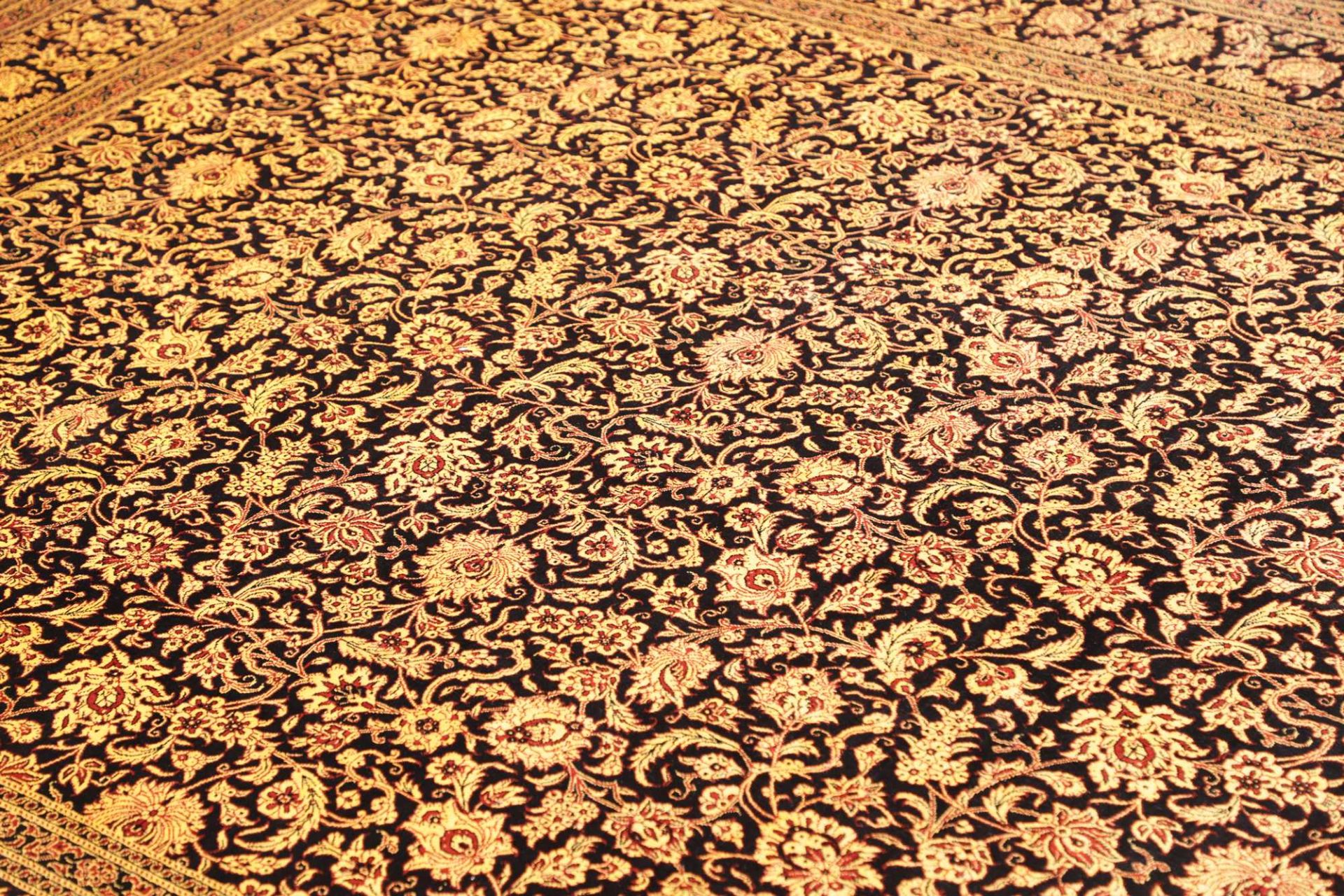 perserteppich-ghom-201-x-290-cm-seide-handgeknupft-exklusiv-6 Ghom Perserteppich 201 × 290 cm aus Seide, handgeknüpft