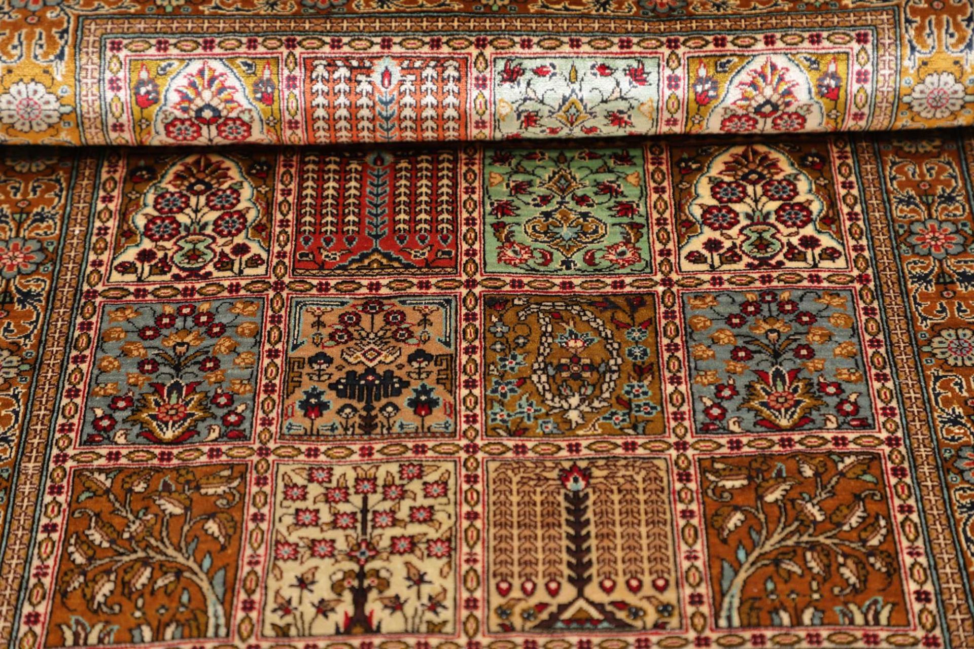 Handgeknüpfter Ghom Perserteppich, 59 × 89 cm, Seide
