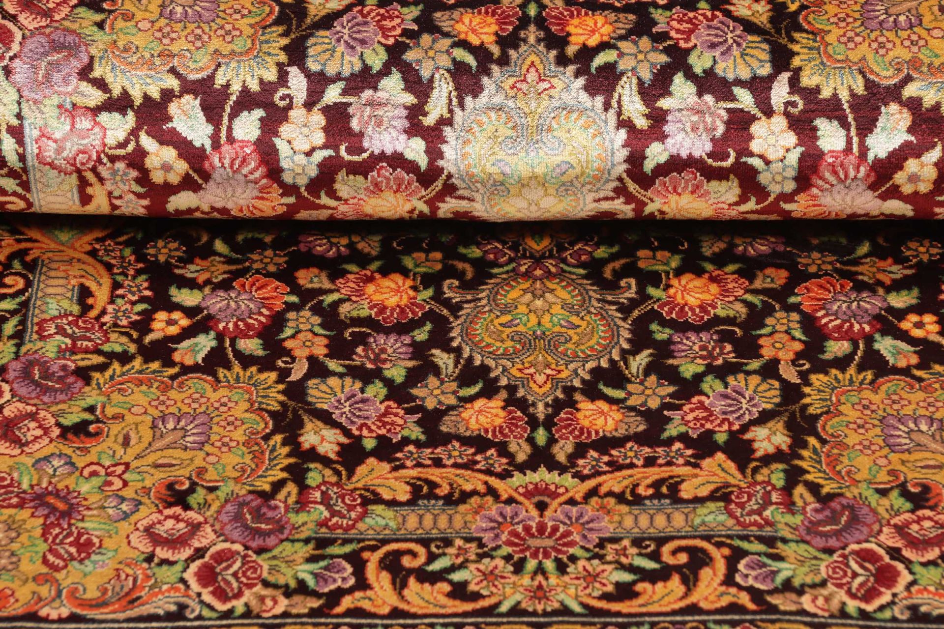 Ghom Perserteppich 61 × 89 cm aus Seide, handgeknüpft