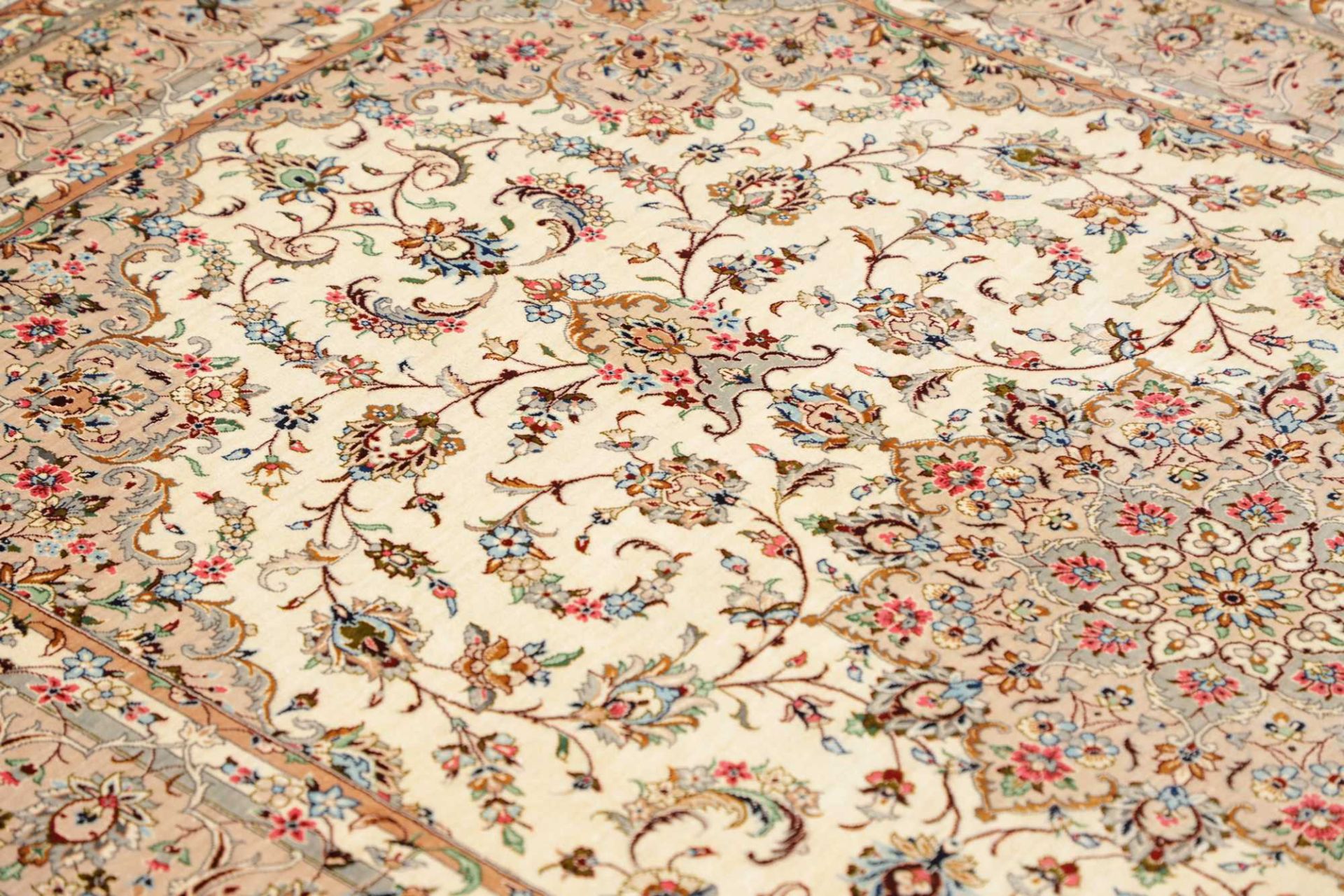 Handgeknüpfter Ghom Perserteppich, 130 × 207 cm, Seide