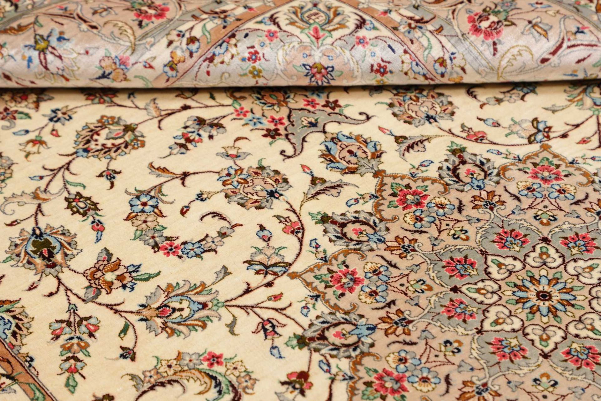 Handgeknüpfter Ghom Perserteppich, 130 × 207 cm, Seide